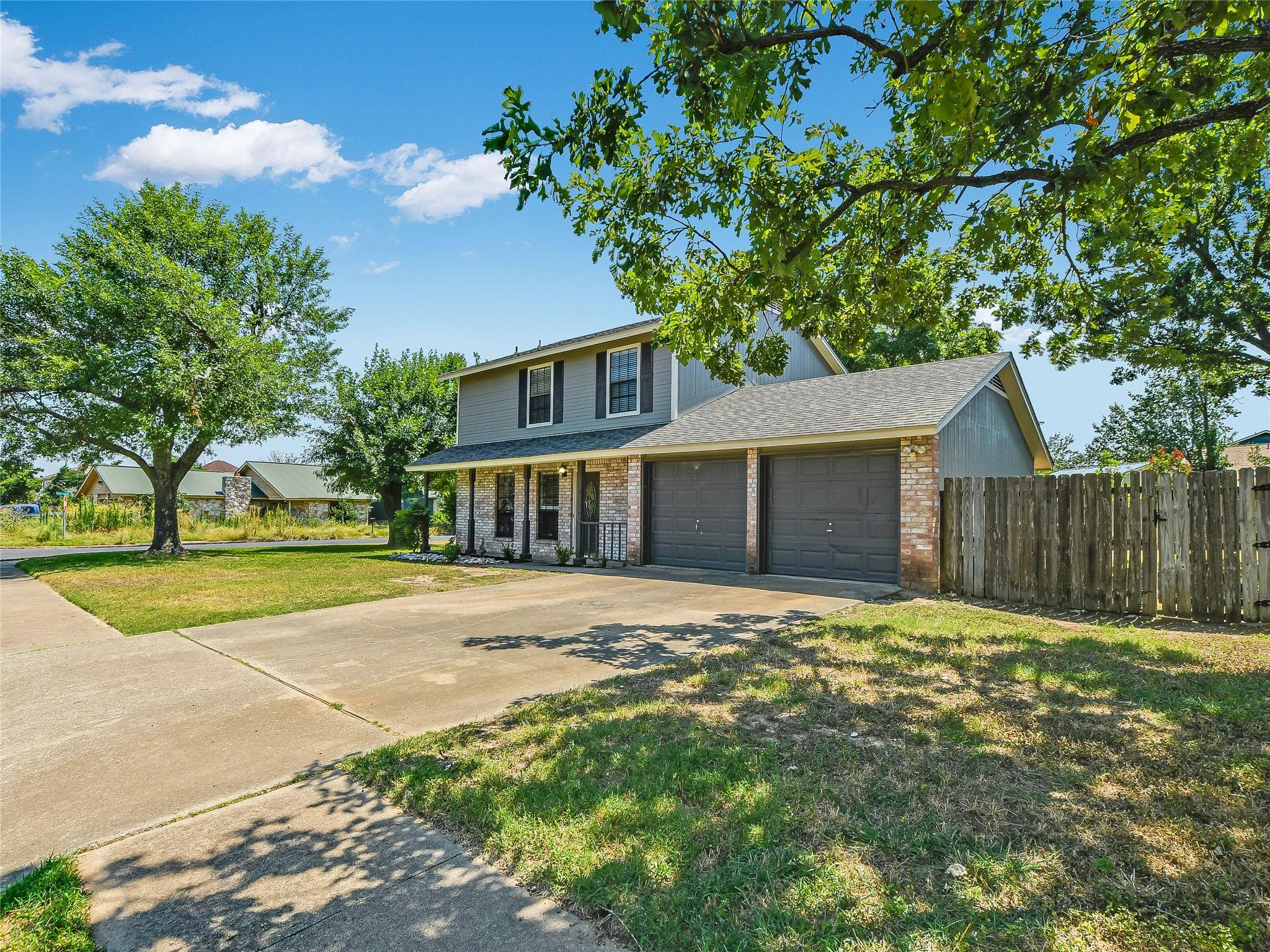 300 North Field ST, Round Rock, TX 78681