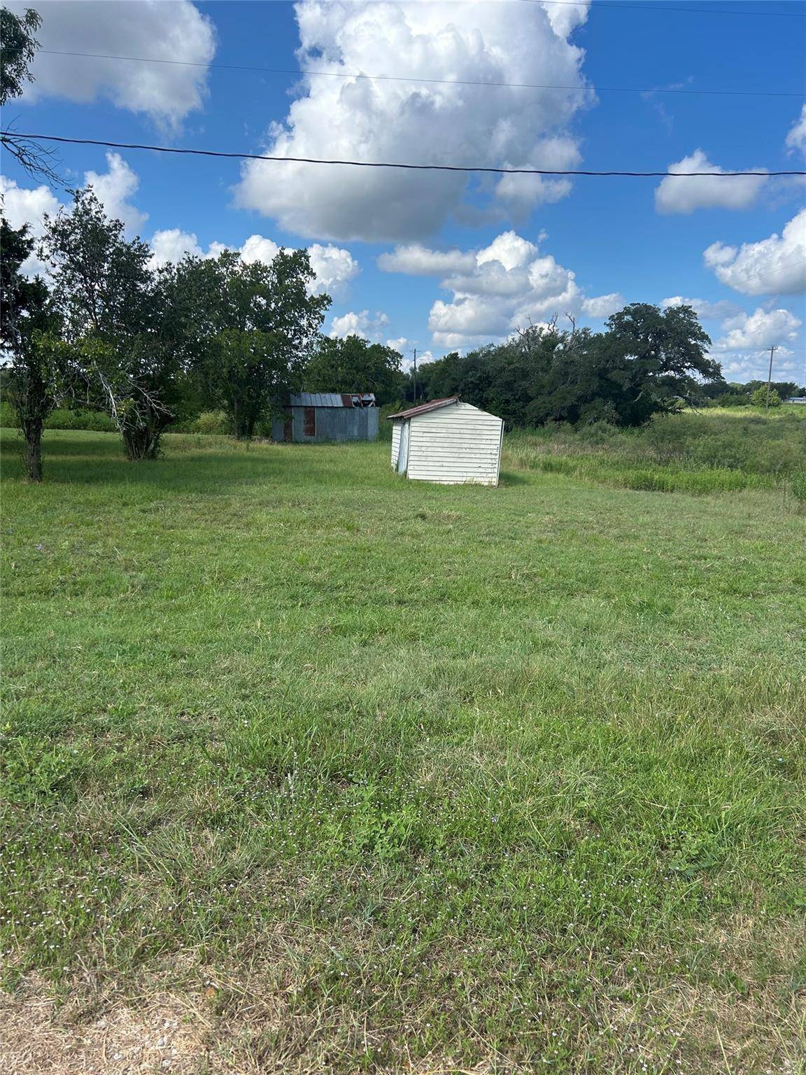 302 Cochran ST, Muldoon, TX 78949