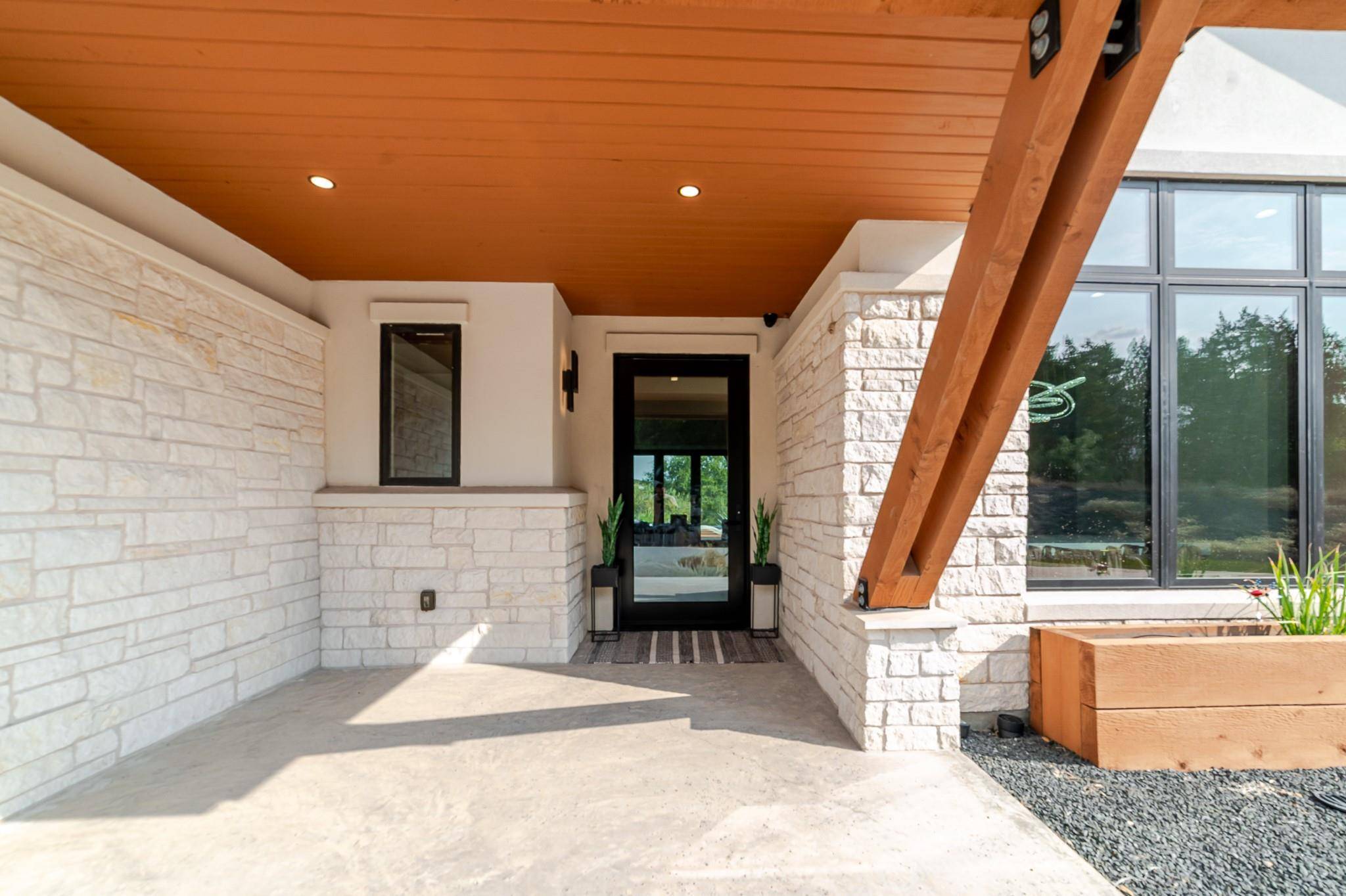 23801 Oscar RD, Spicewood, TX 78669