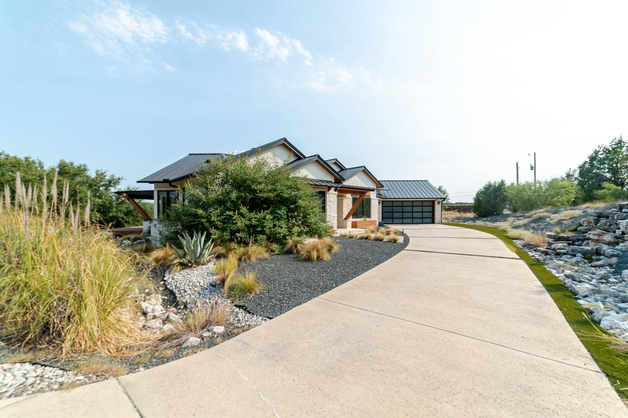 23801 Oscar RD, Spicewood, TX 78669