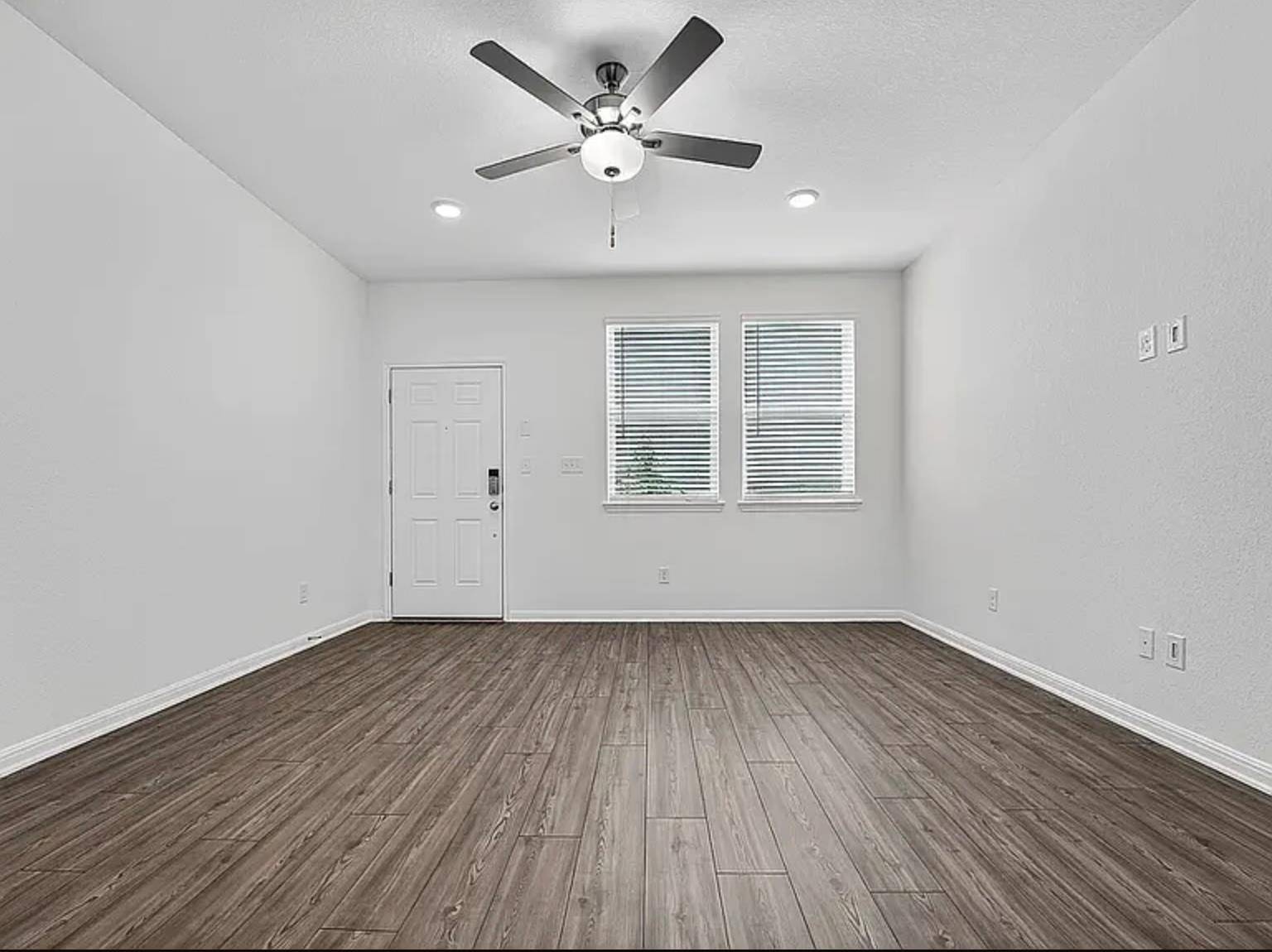 203 Betsy RD, Hutto, TX 78634