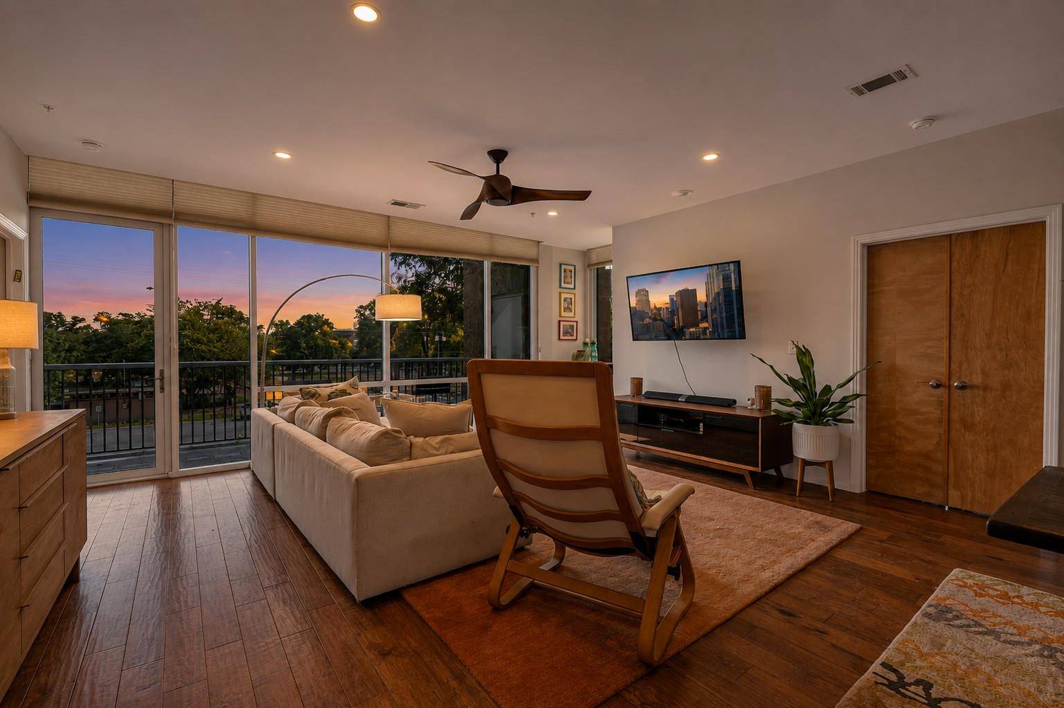 1600 Barton Springs RD #1201, Austin, TX 78704