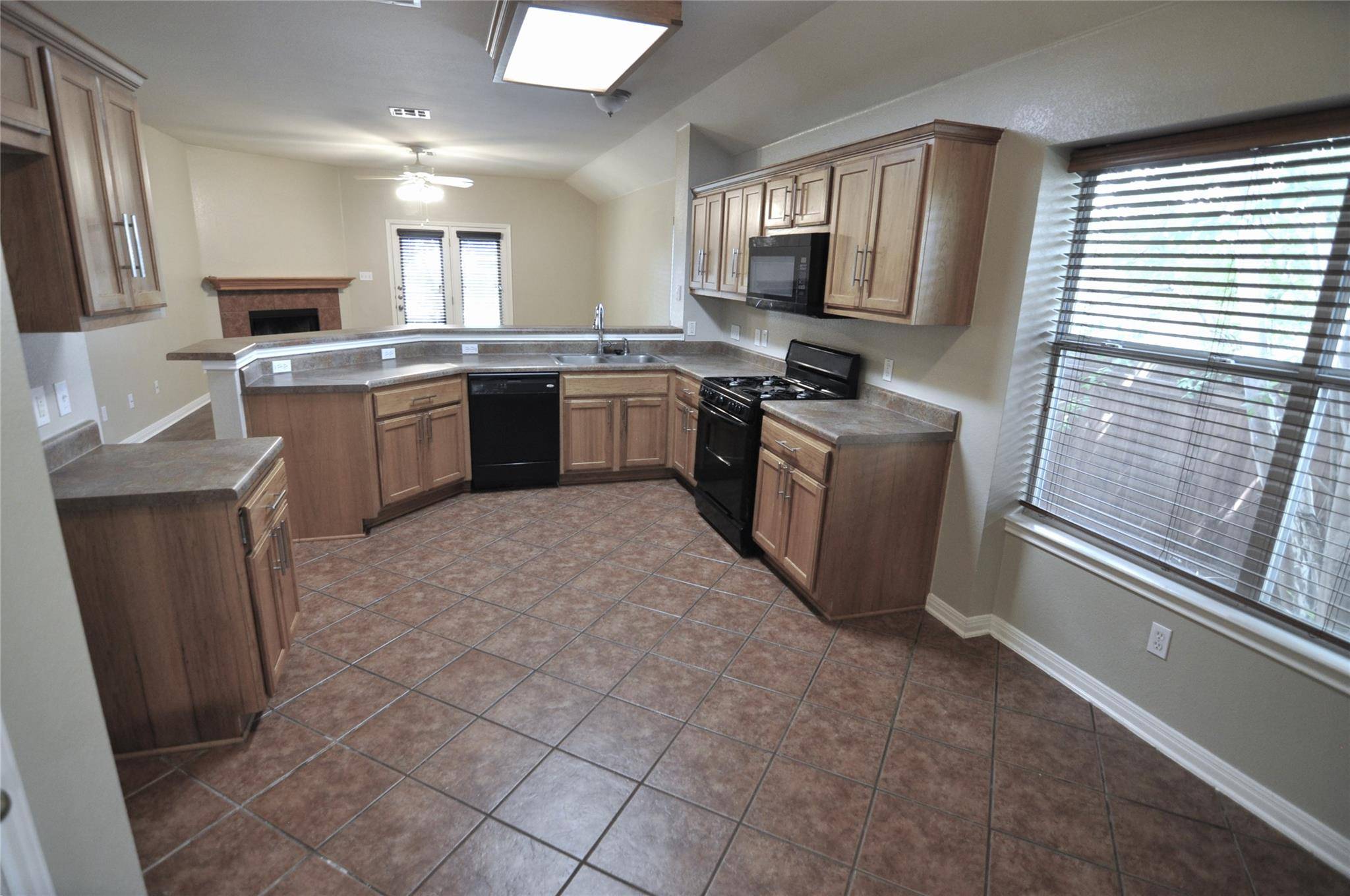 1830 Paradise Ridge DR, Round Rock, TX 78665