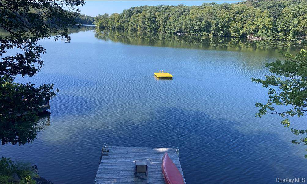 64 Lillian RD, Mahopac, NY 10541