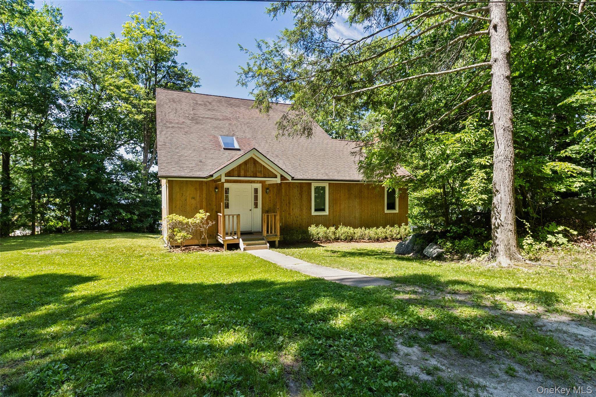 64 Lillian RD, Mahopac, NY 10541