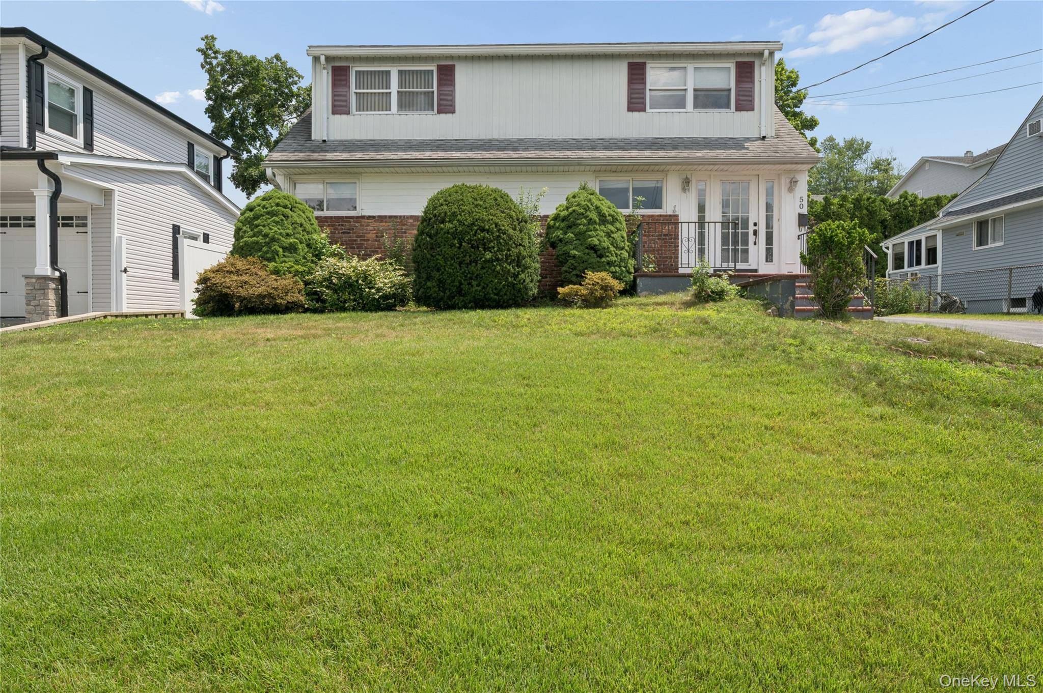 50 Hazelton RD, Yonkers, NY 10710