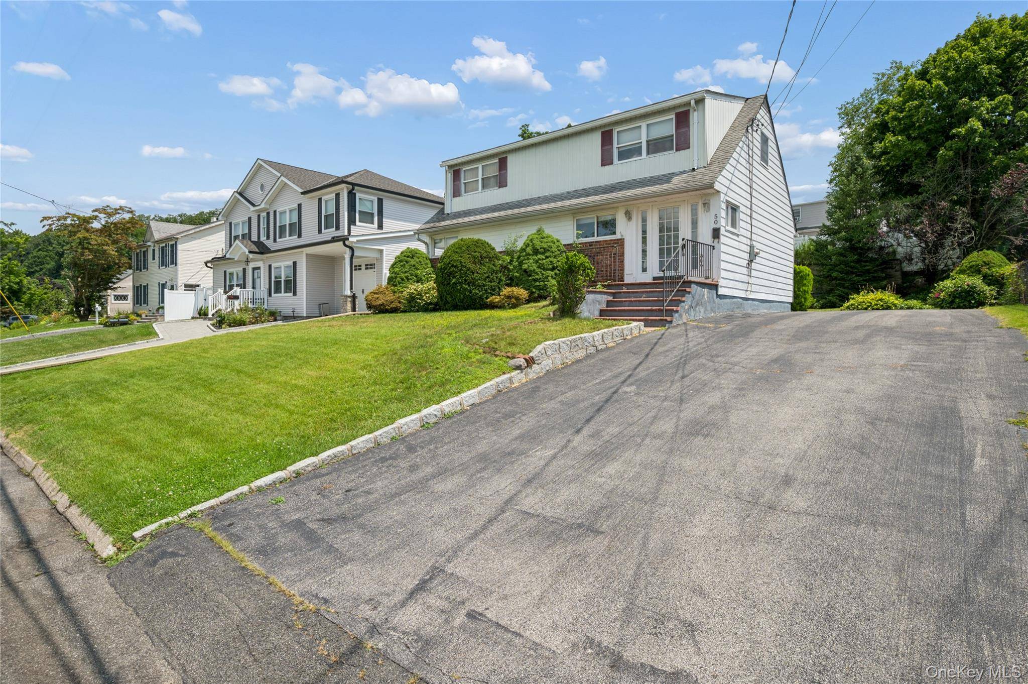 50 Hazelton RD, Yonkers, NY 10710