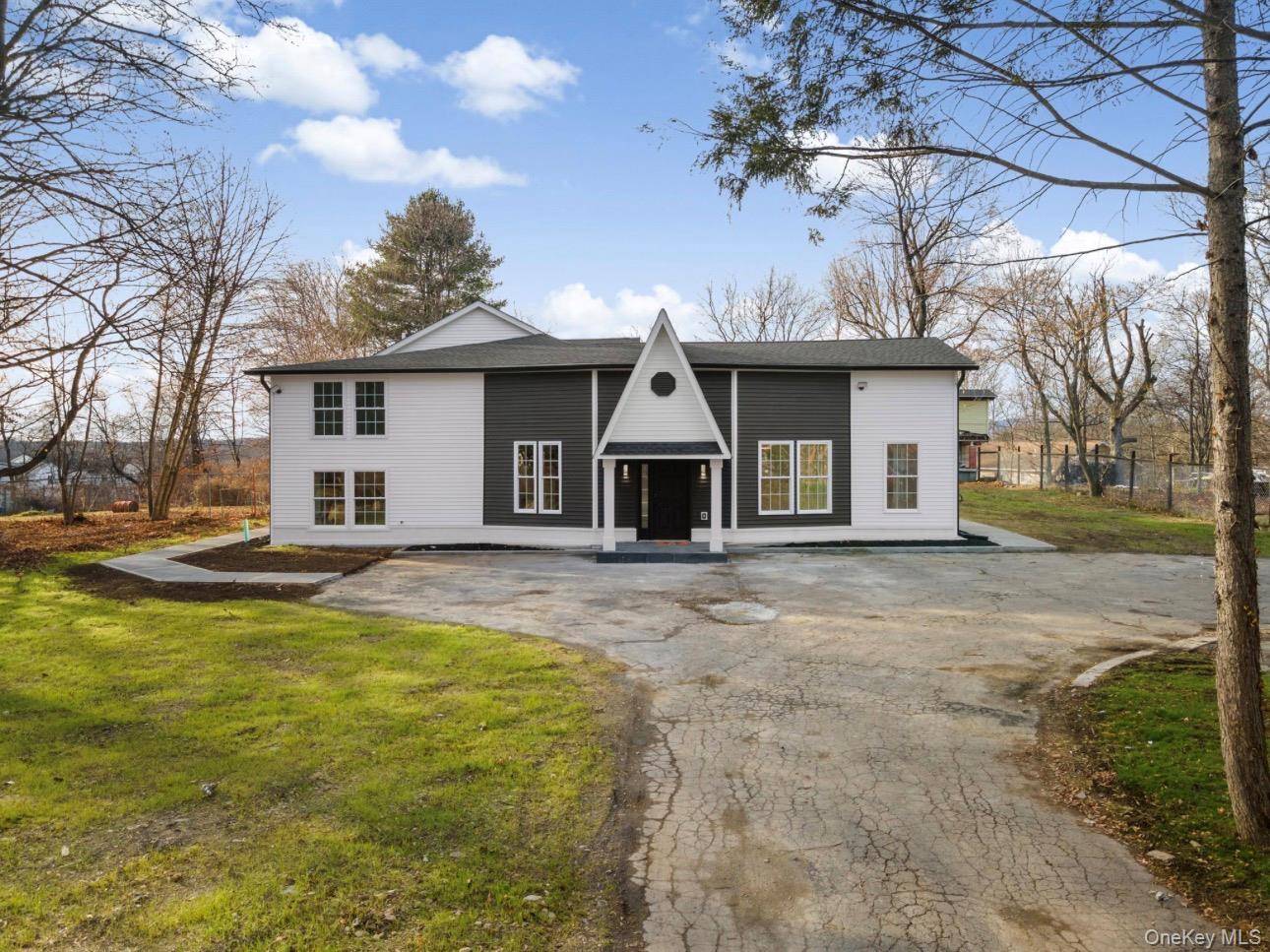 39 Overland DR, Wallkill, NY 12589