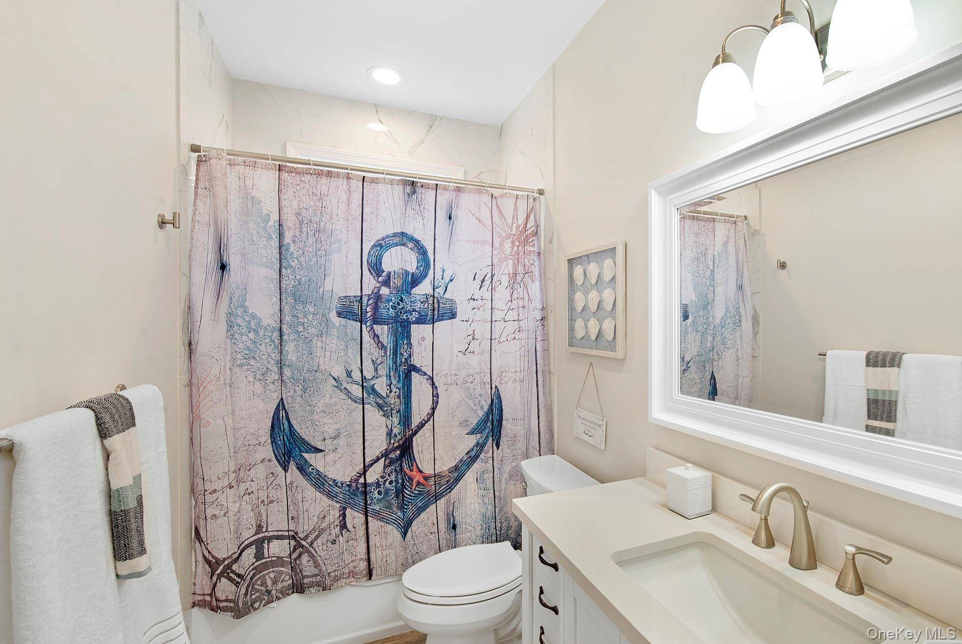 10 7th ST, East Hampton, NY 11937