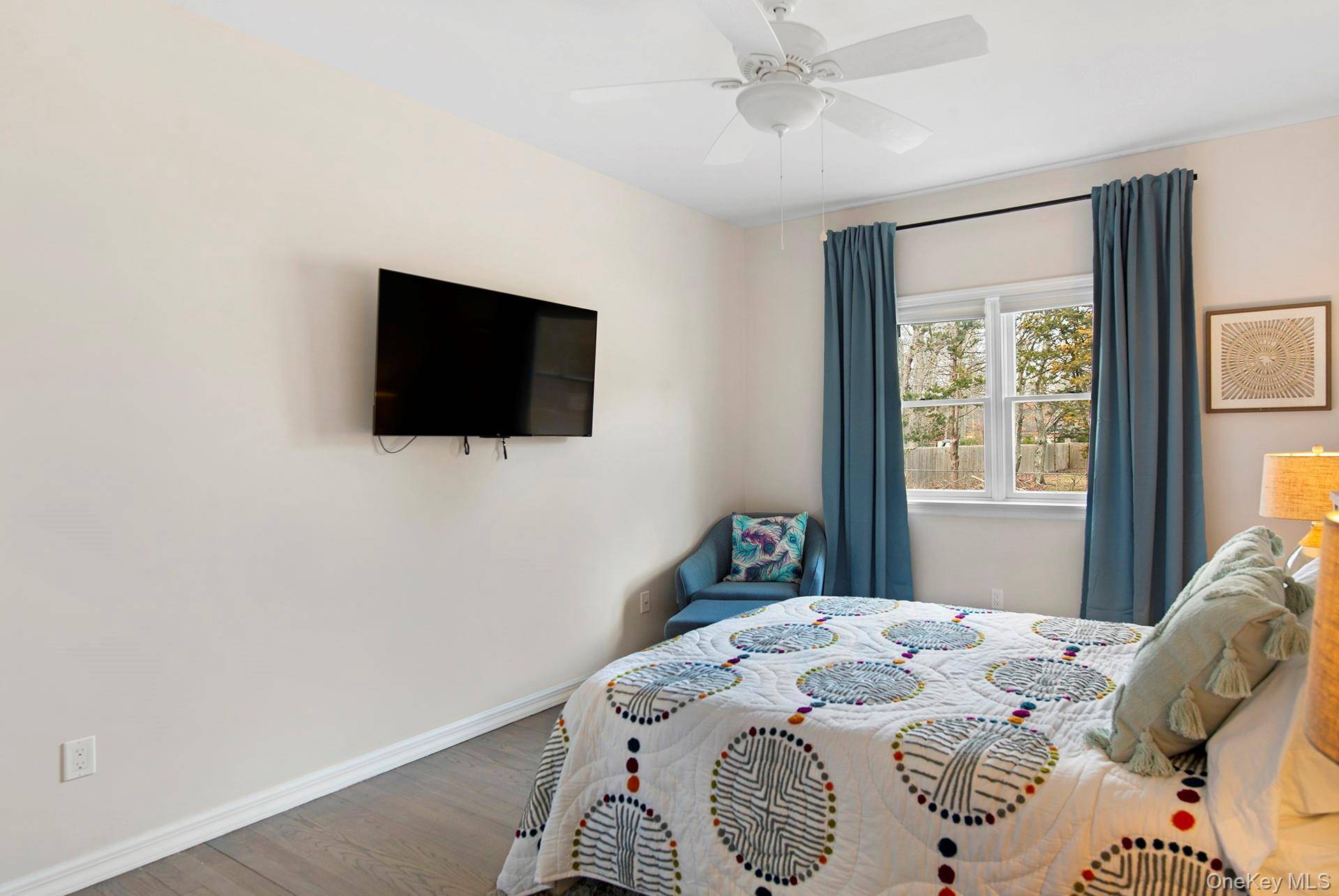 10 7th ST, East Hampton, NY 11937