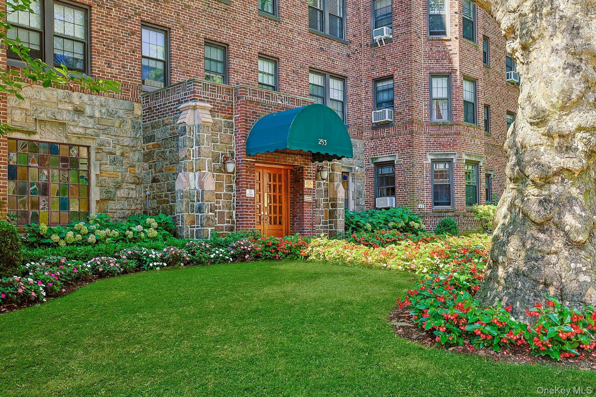 253 Garth RD #3E, Scarsdale, NY 10583