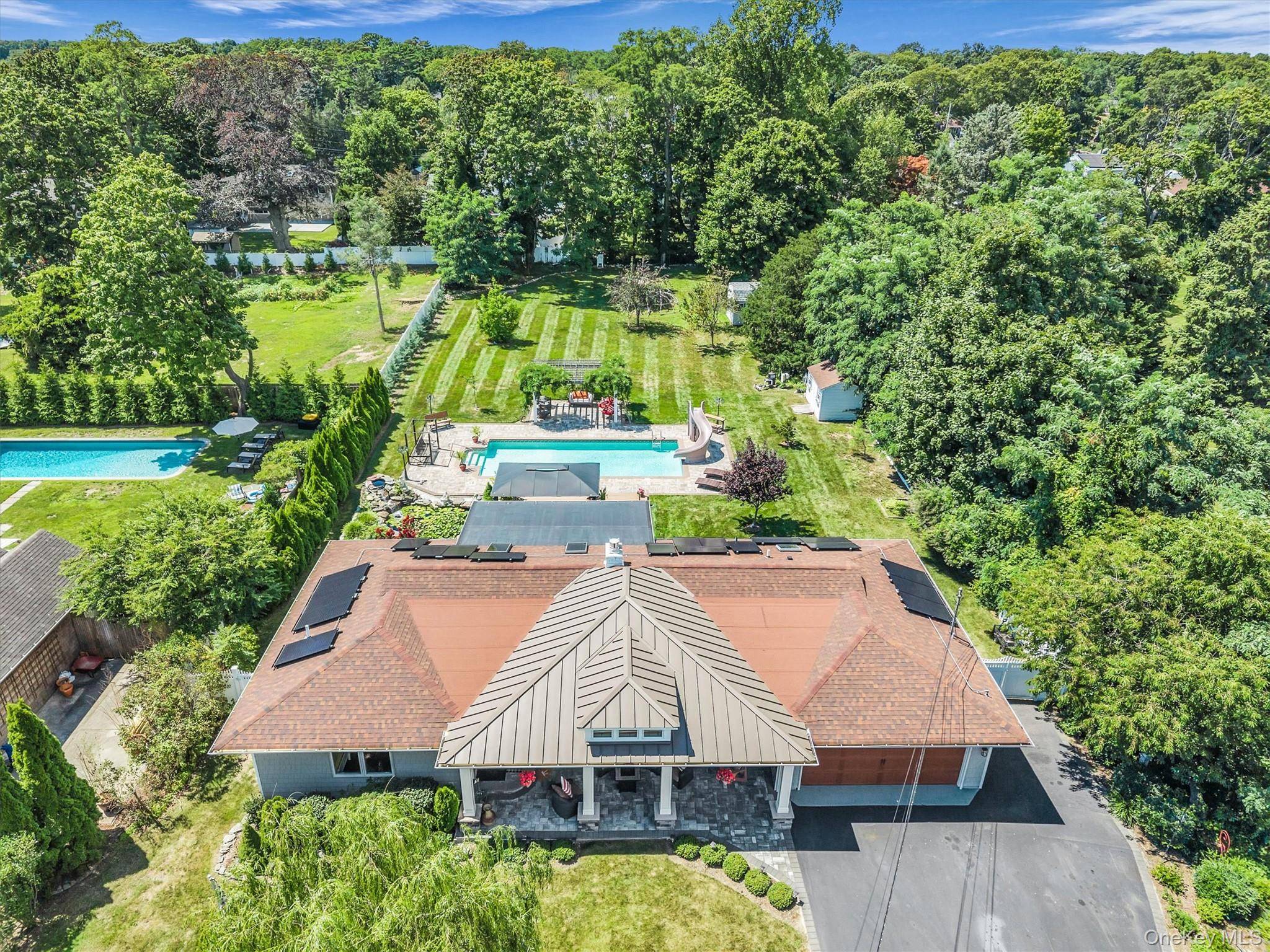 6 N Howells Point RD, Bellport Village, NY 11713