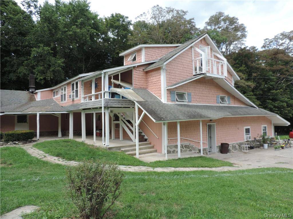 958-964 Hollow RD, Clinton Corners, NY 12514