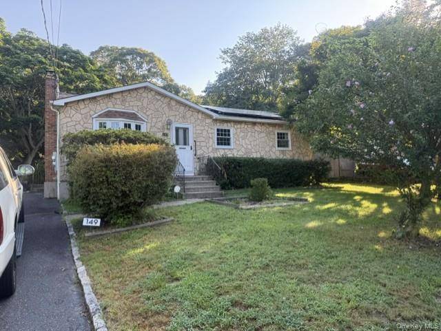 149 Locust DR, Rocky Point, NY 11778