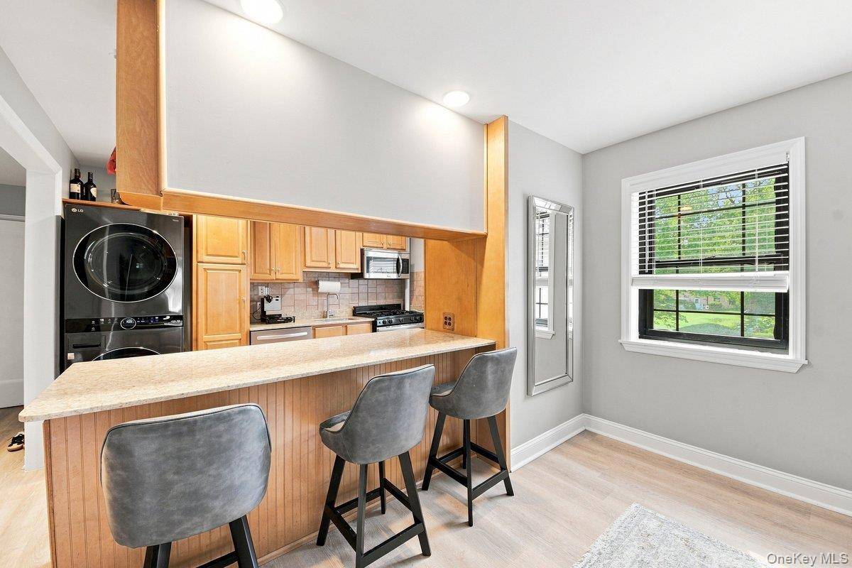 41 Manchester RD #B-23, Eastchester, NY 10709