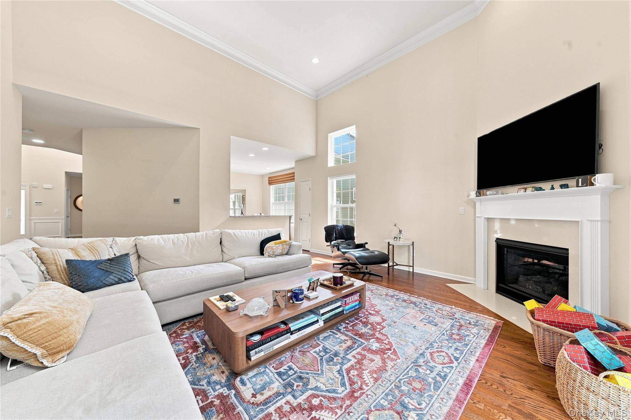 104 Victoria PL, Melville, NY 11747