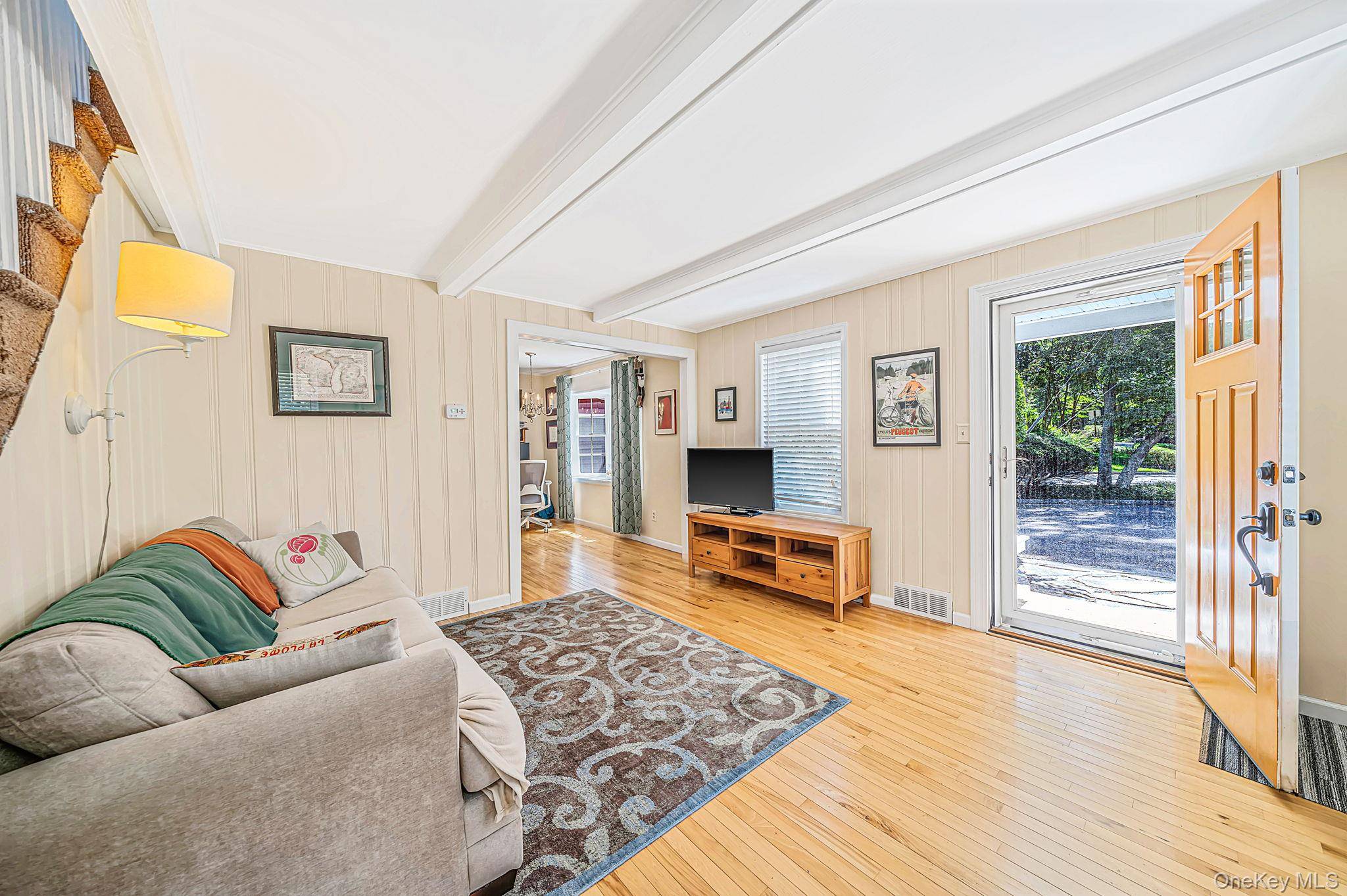 131 Quaker PATH, East Setauket, NY 11733