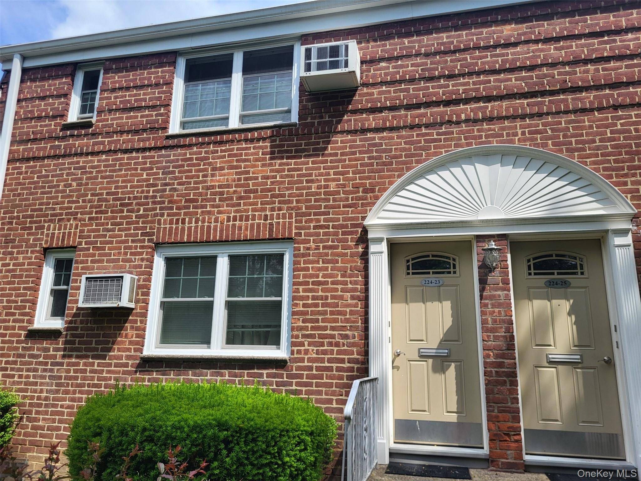 224-23 Kingsbury AVE #B, Oakland Gardens, NY 11364