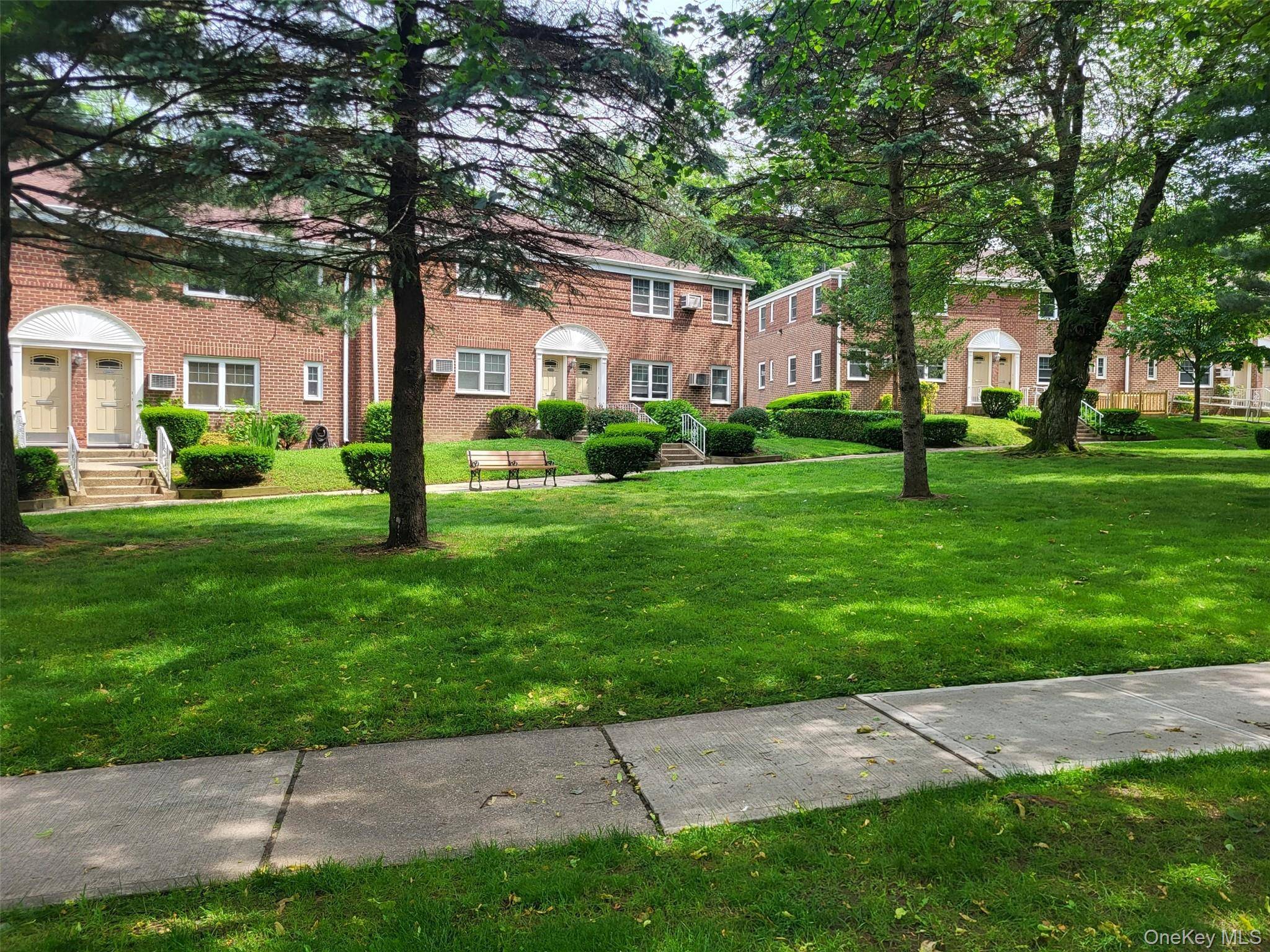 224-23 Kingsbury AVE #B, Oakland Gardens, NY 11364