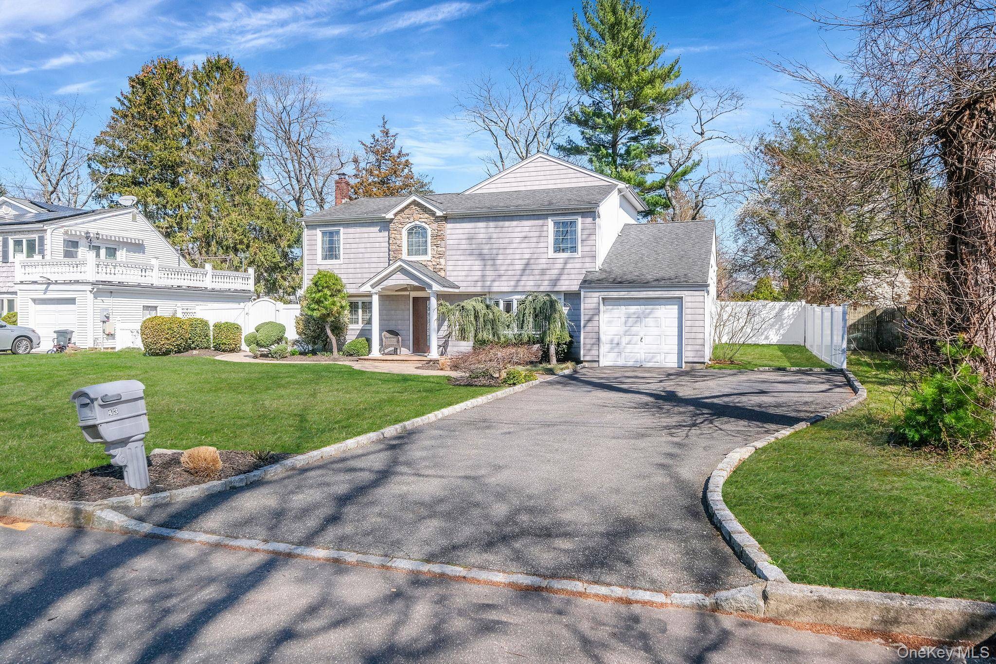 43 Hallock AVE, Smithtown, NY 11787