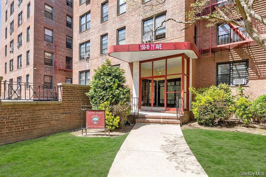 150-10 71st AVE #2K, Kew Garden Hills, NY 11367