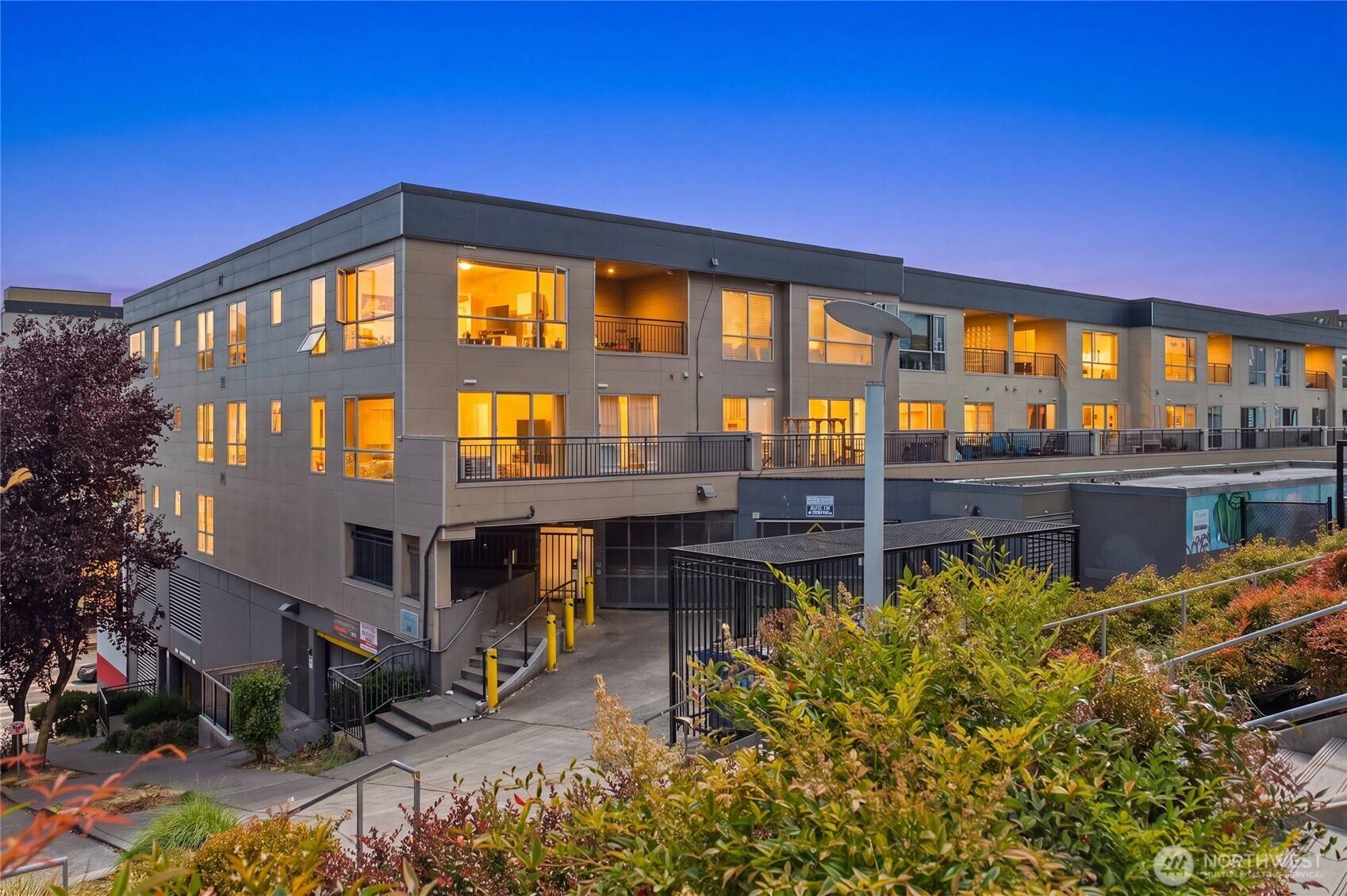 321 10th AVE S #710, Seattle, WA 98104