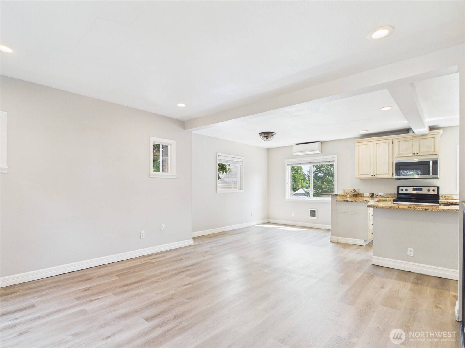 2906 16th ST, Everett, WA 98201