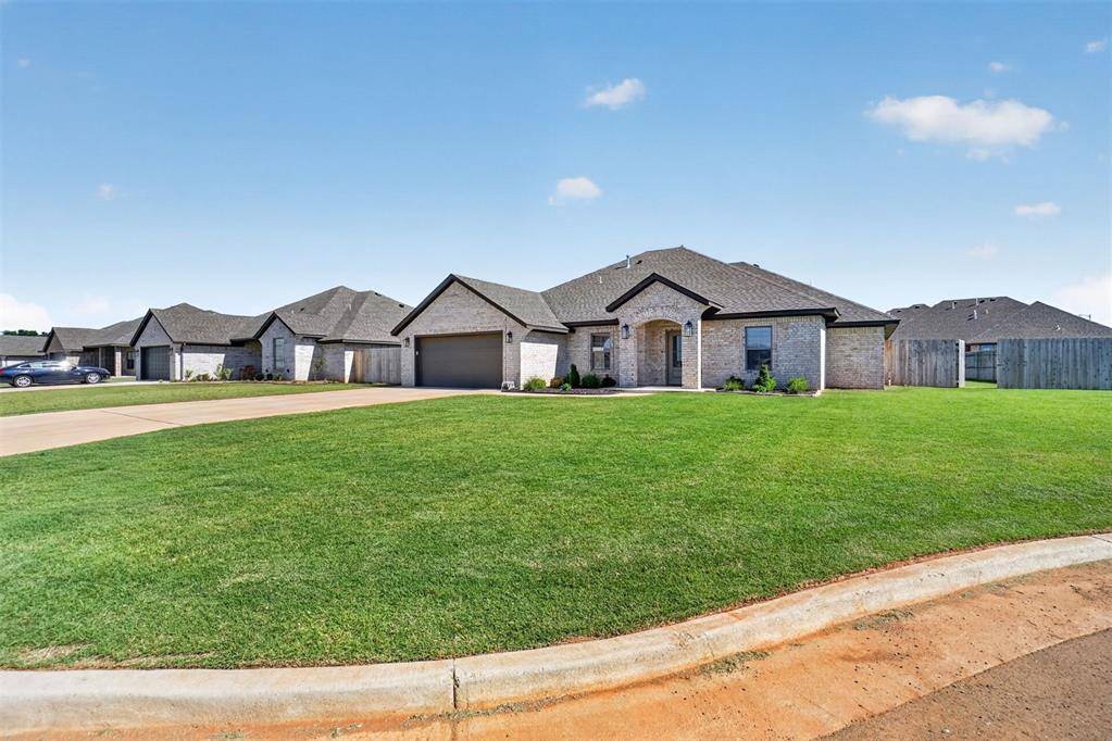 706 Sheryl LN, Altus, OK 73521