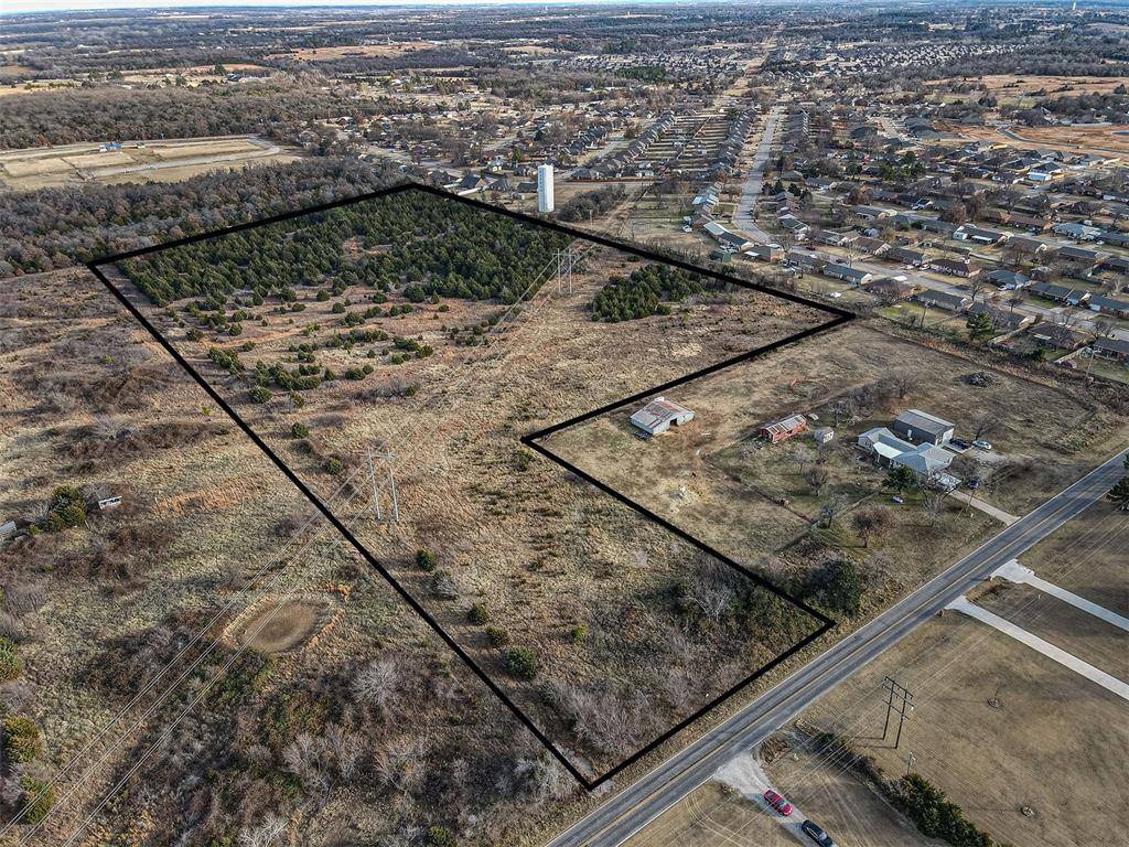 Dobbs RD, Harrah, OK 73045