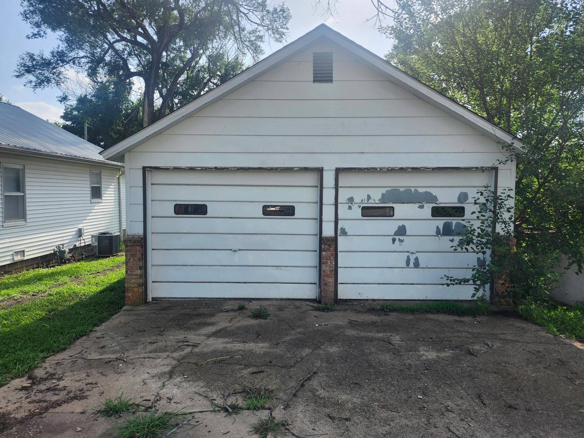 421 N Chestnut, Burden, KS 67019