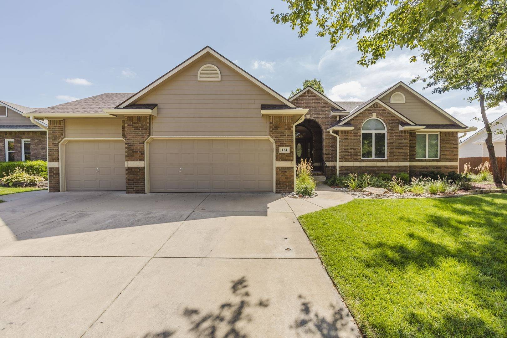 134 N Emporia Ave., Valley Center, KS 67147