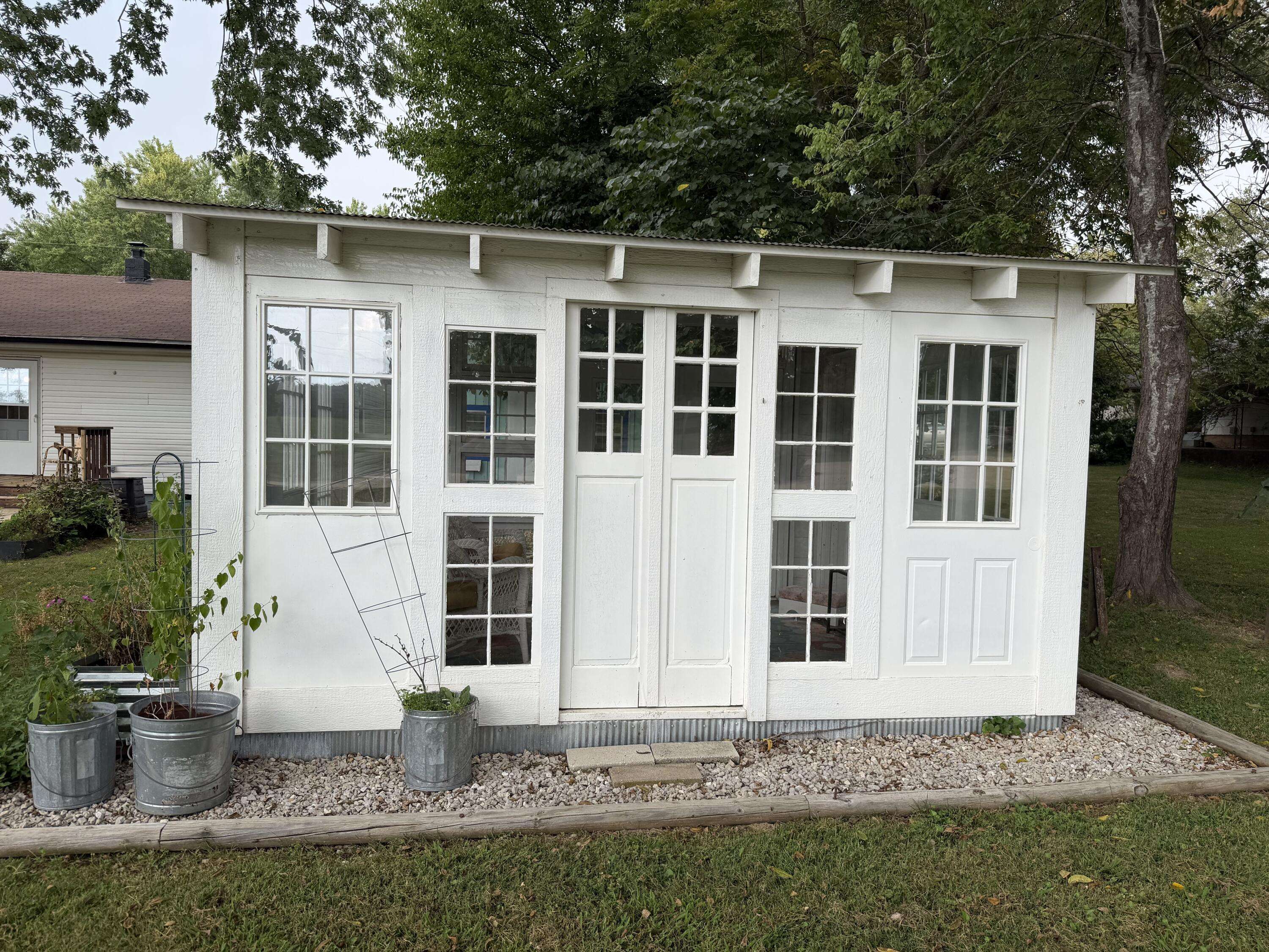 107 E James ST, Mountain View, MO 65548