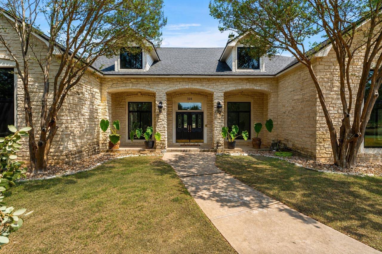 304 Harmony LN, Georgetown, TX 78628