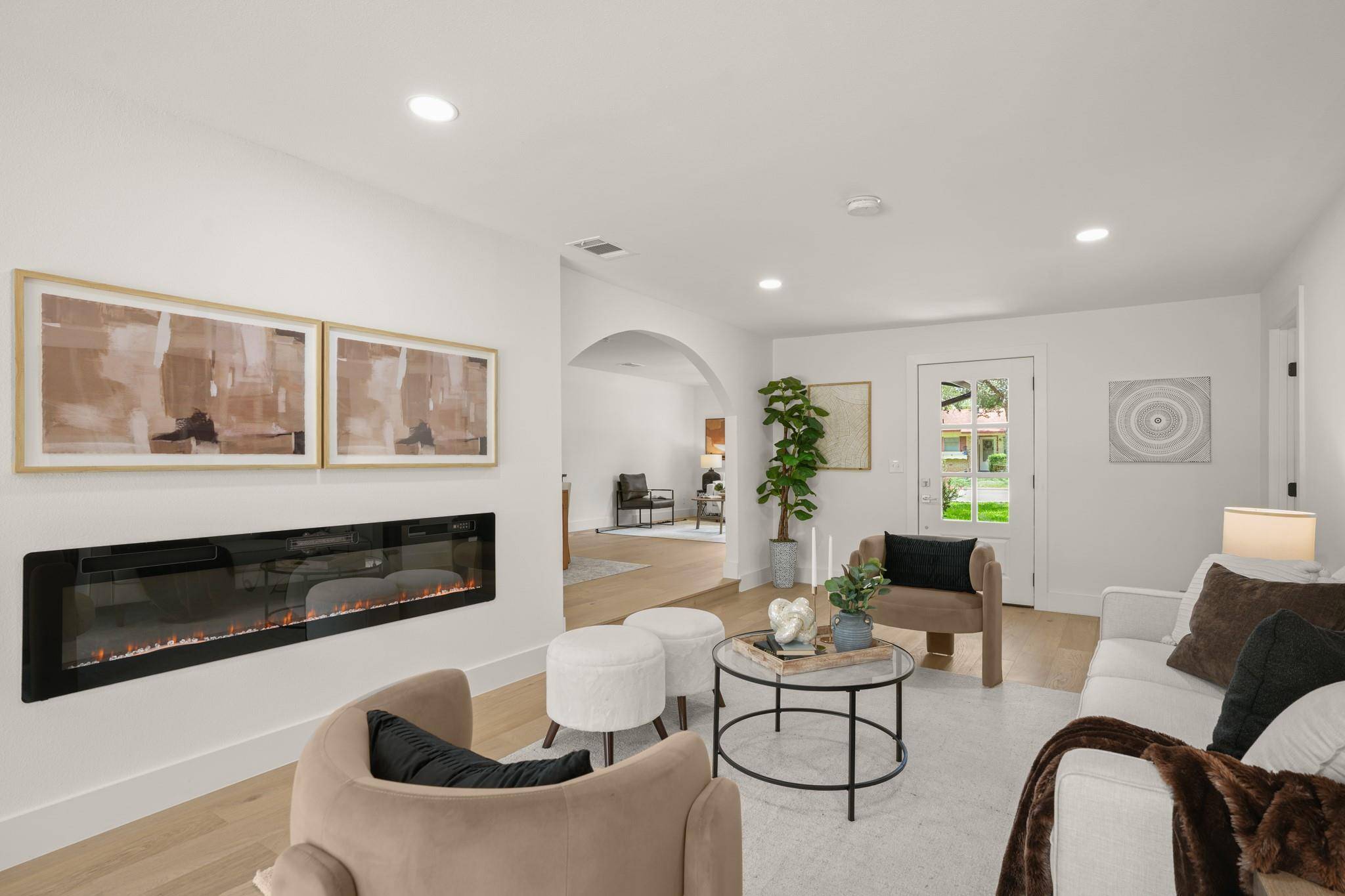 2204 Fair Oaks DR, Austin, TX 78745
