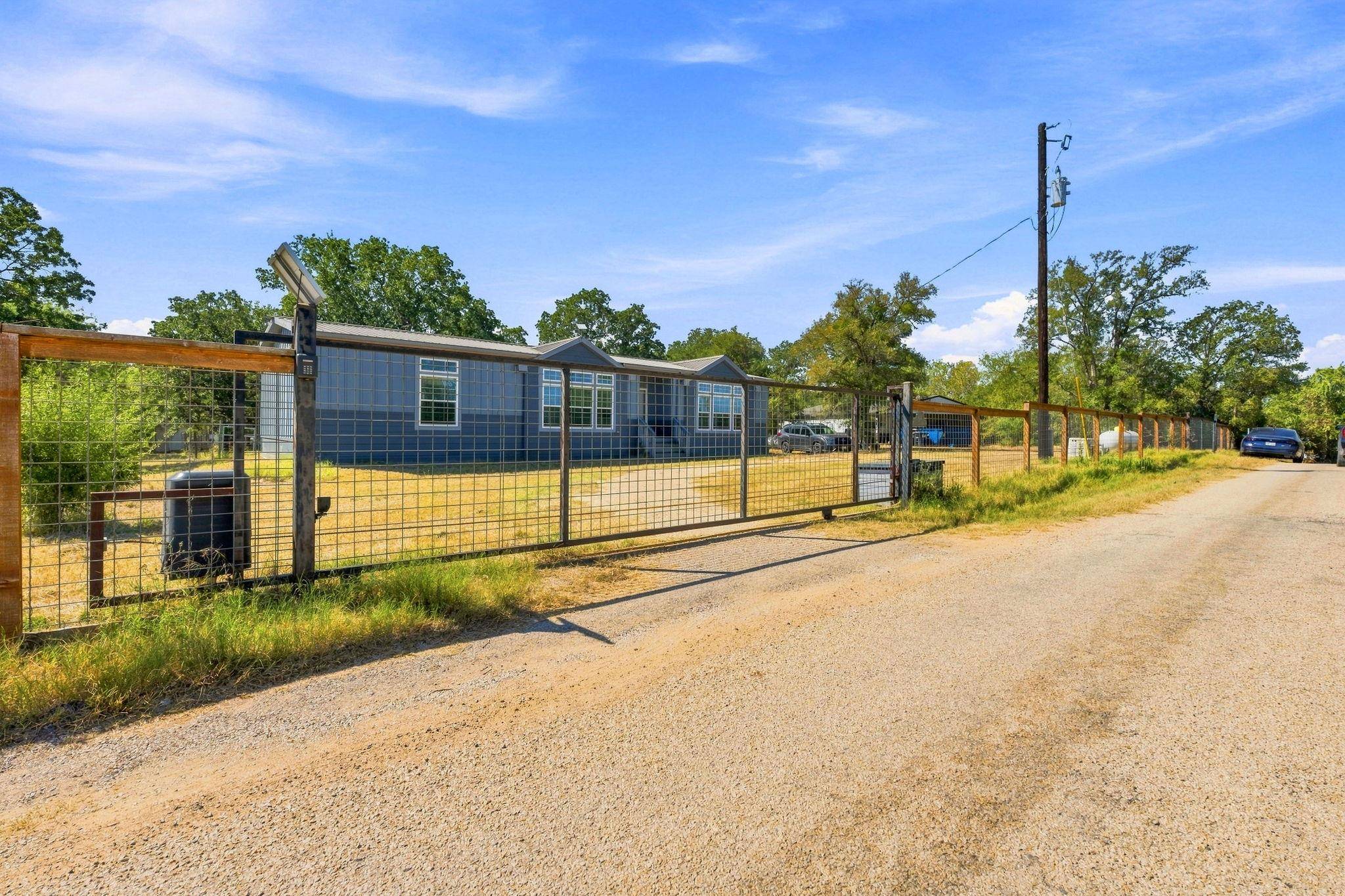 615 Green Acre DR, Dale, TX 78616
