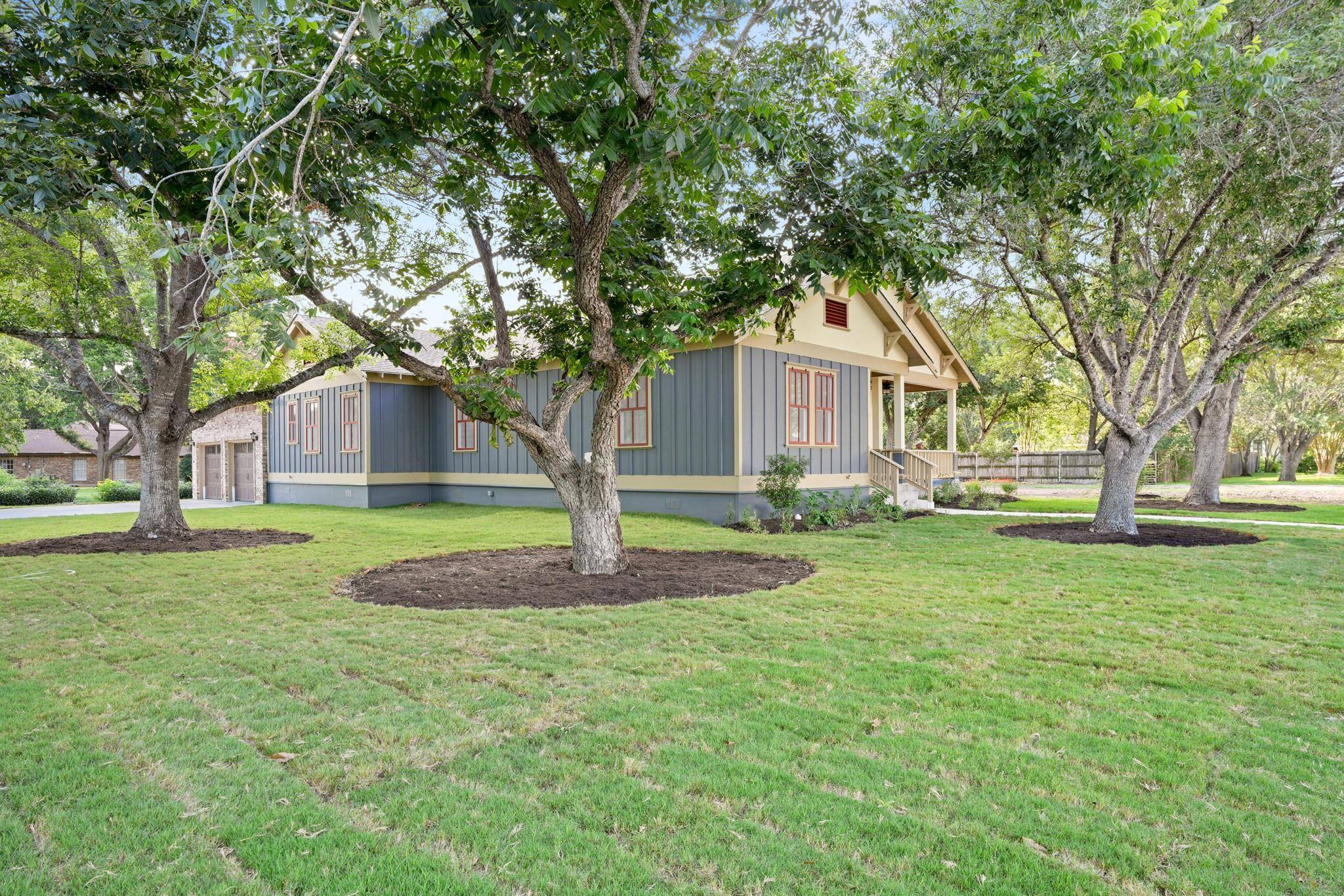 608 Cibilo ST, Lockhart, TX 78644