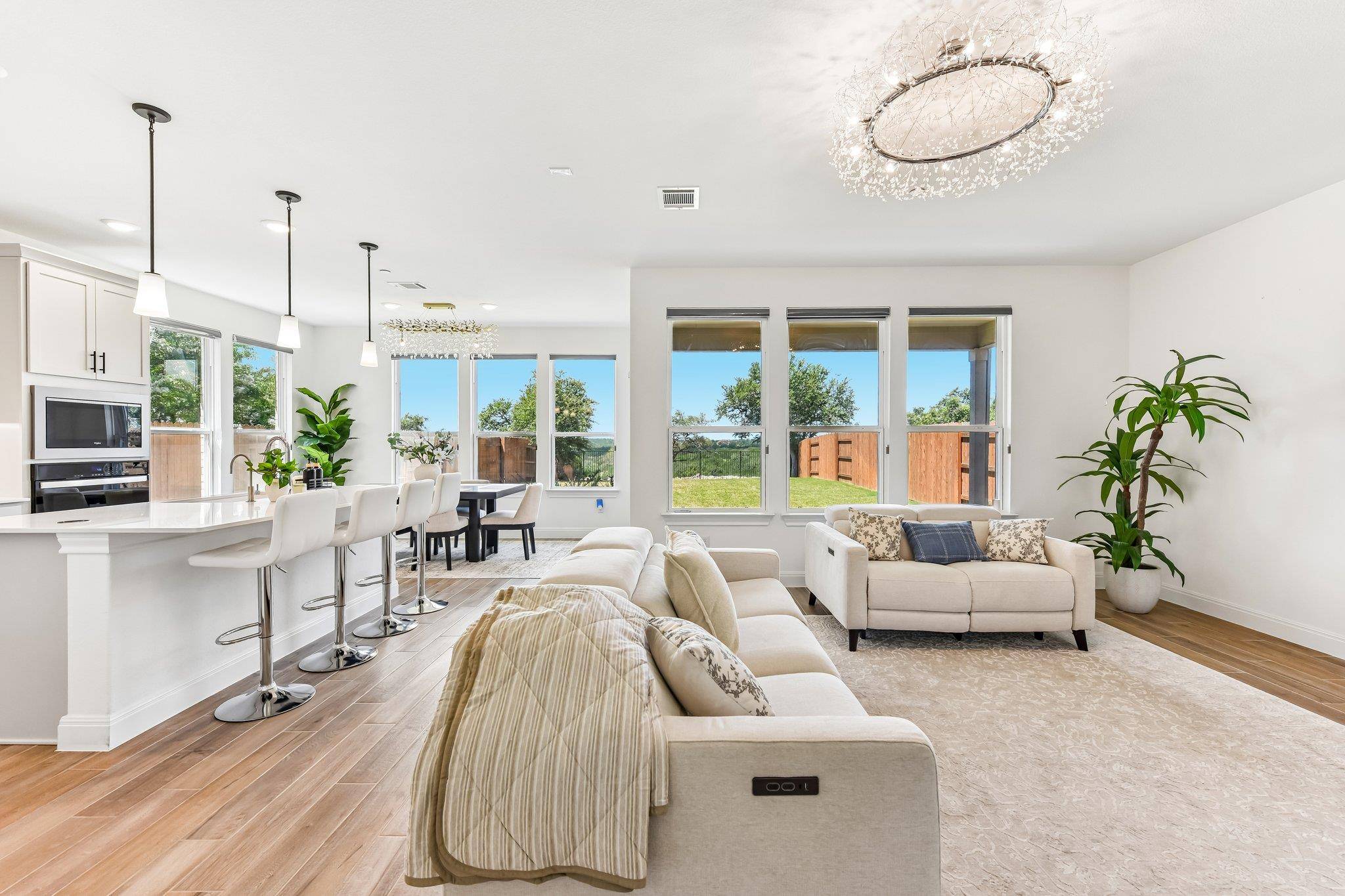 17307 Hattie TRCE, Austin, TX 78738