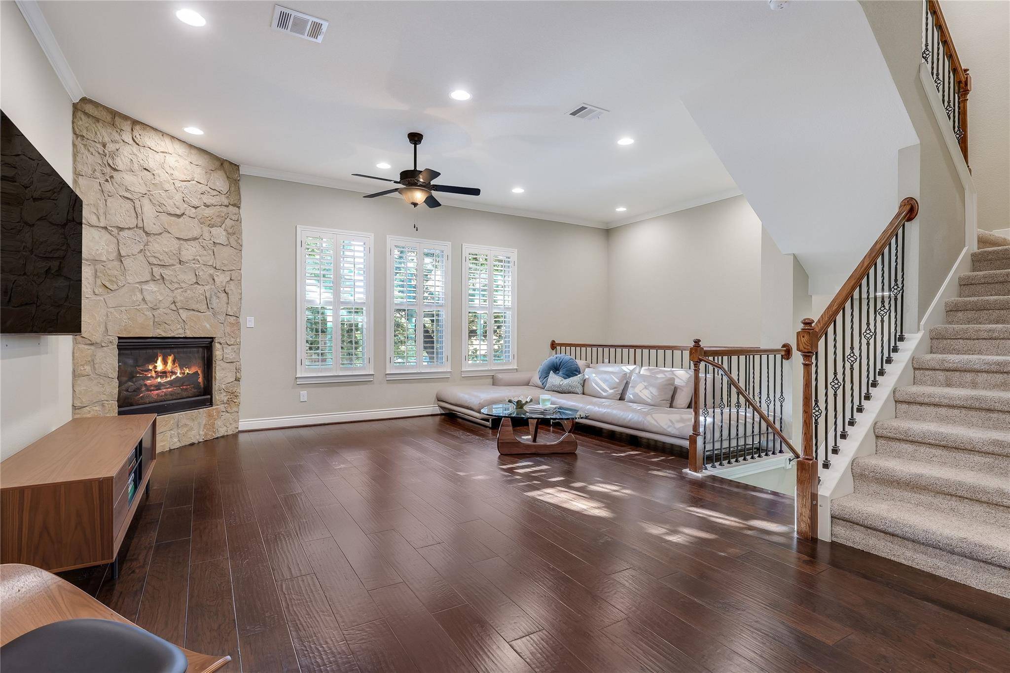 1036 Highknoll LN, Georgetown, TX 78628