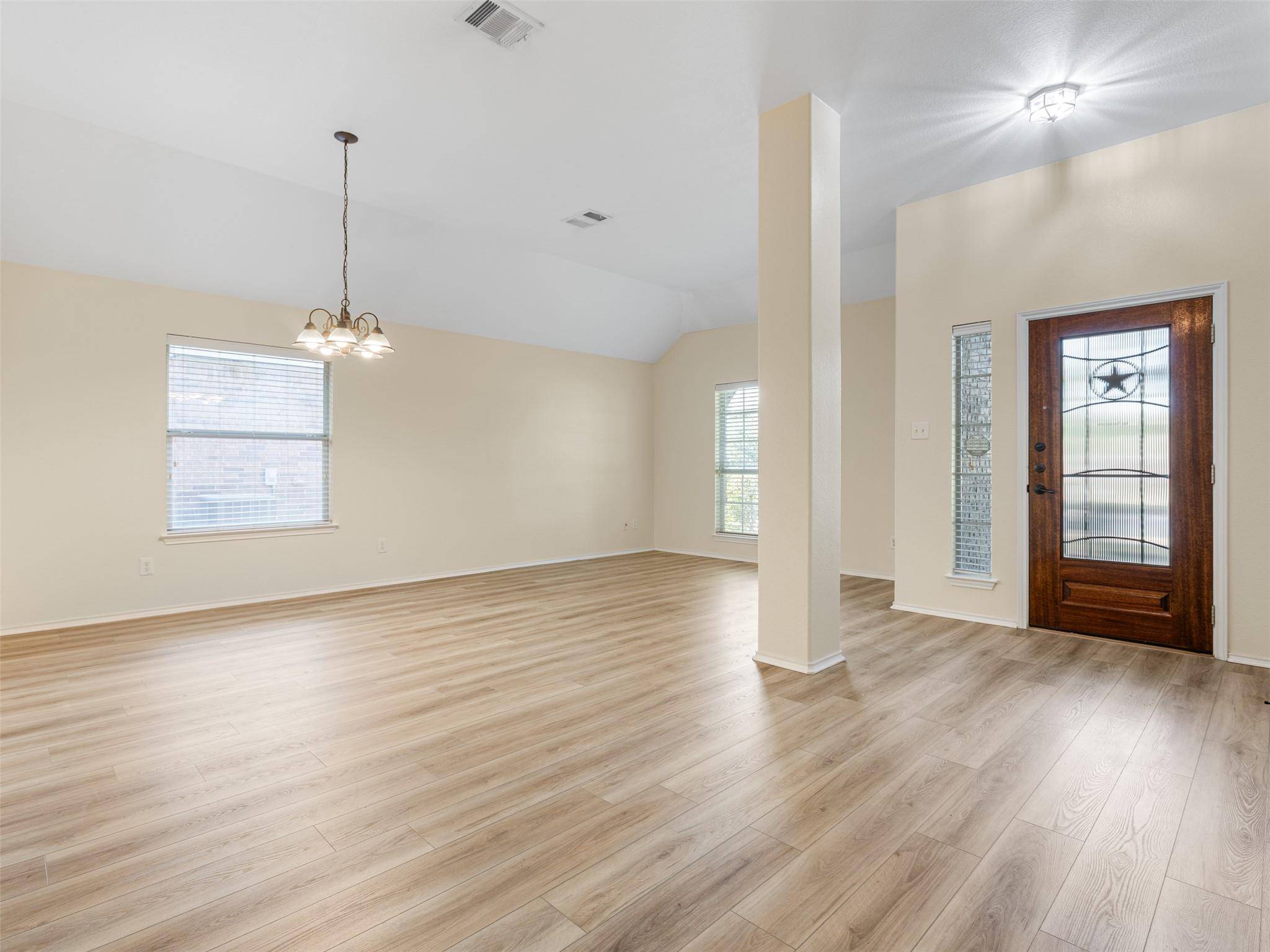 537 Bluehaw DR, Georgetown, TX 78628