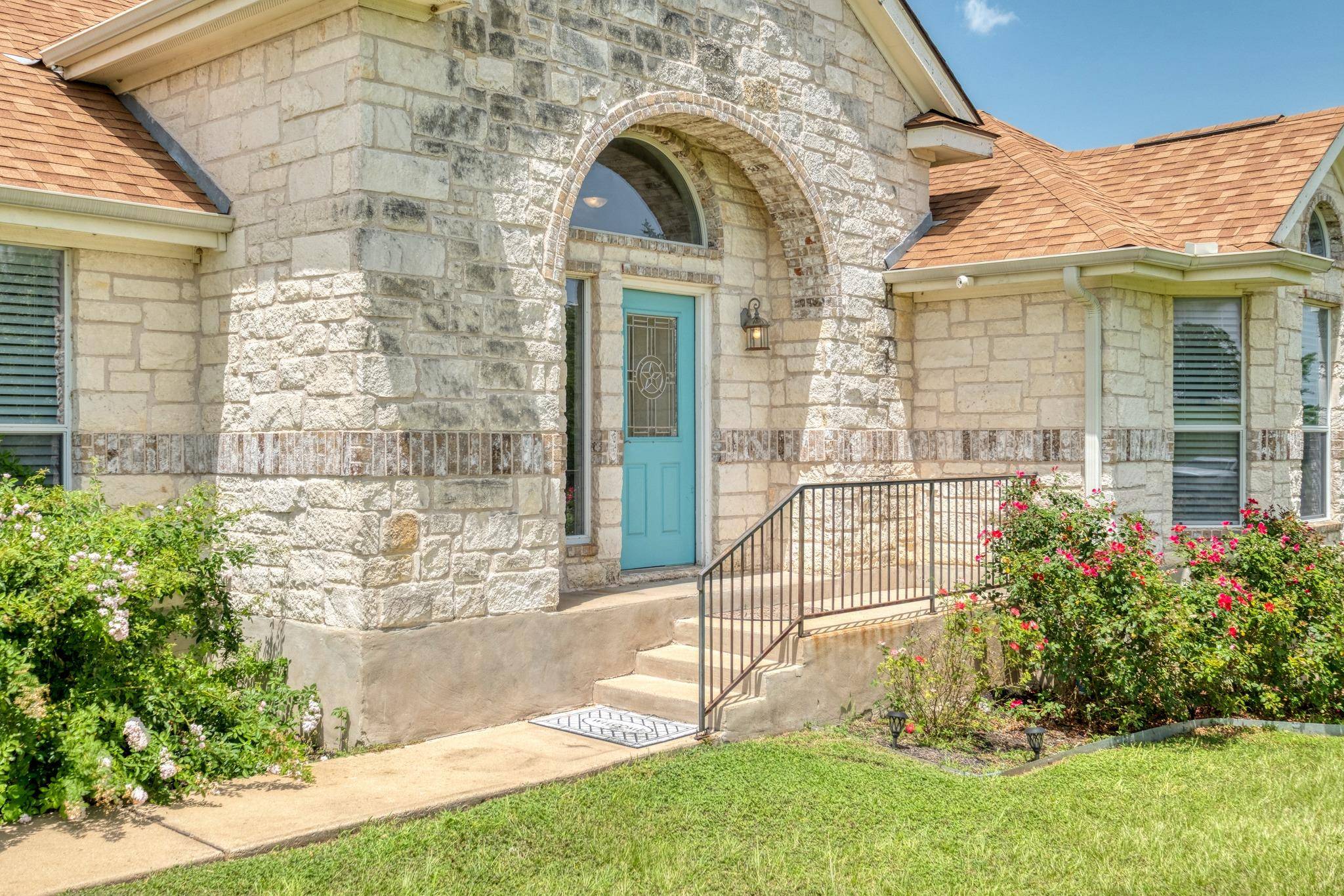341 Brown RD, Mcdade, TX 78650