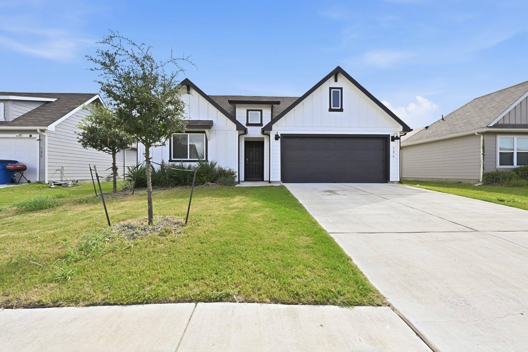 326 N Richland DR, Lockhart, TX 78644