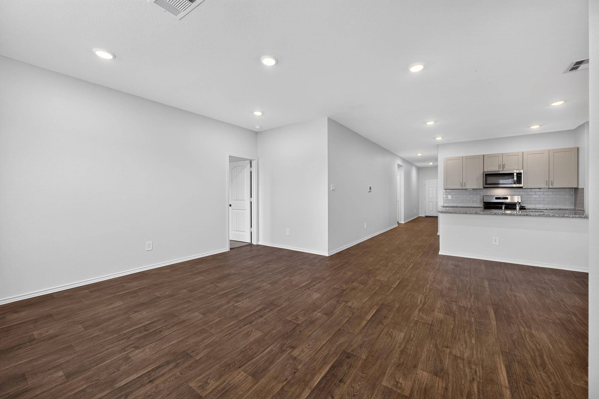 326 N Richland DR, Lockhart, TX 78644