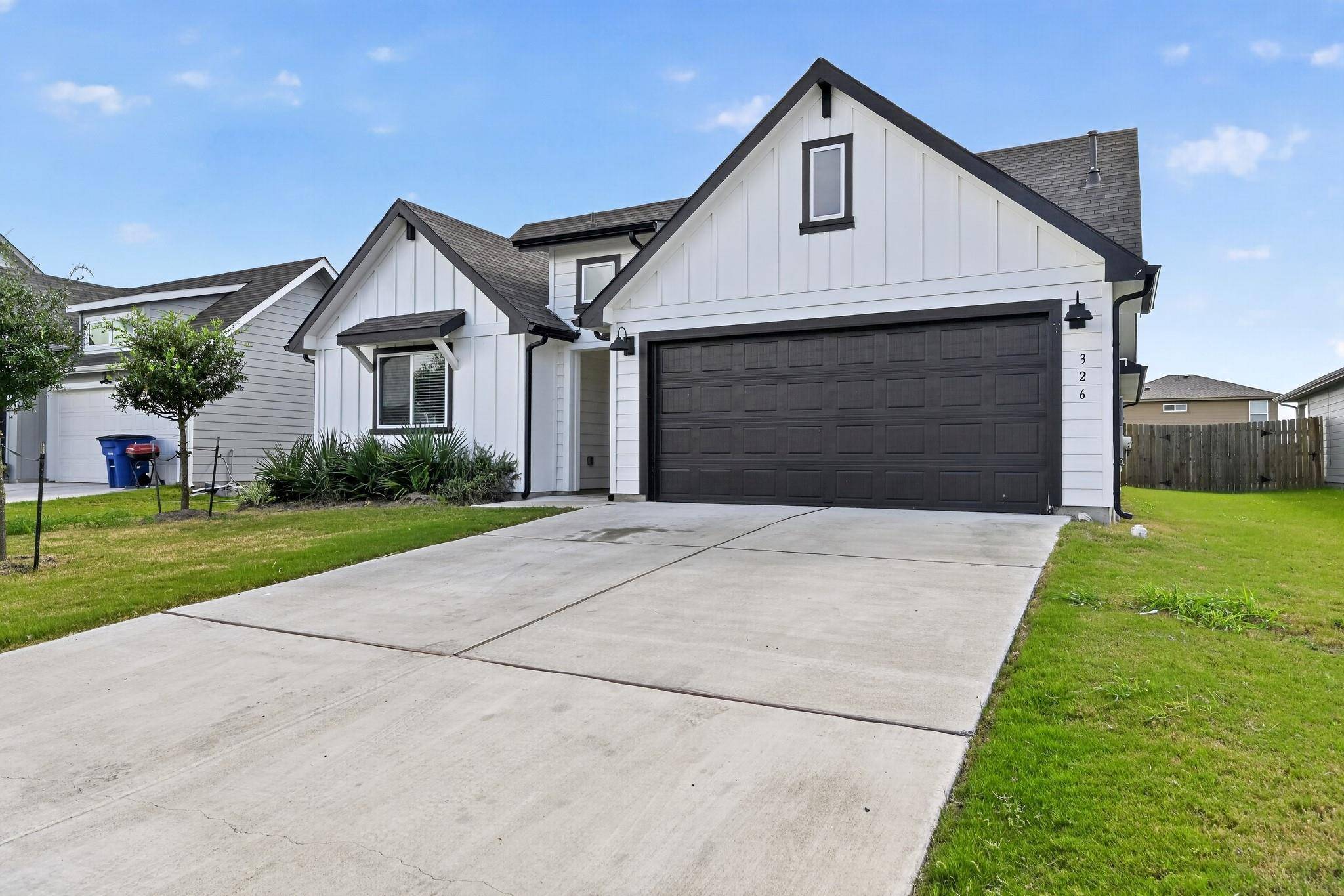 326 N Richland DR, Lockhart, TX 78644