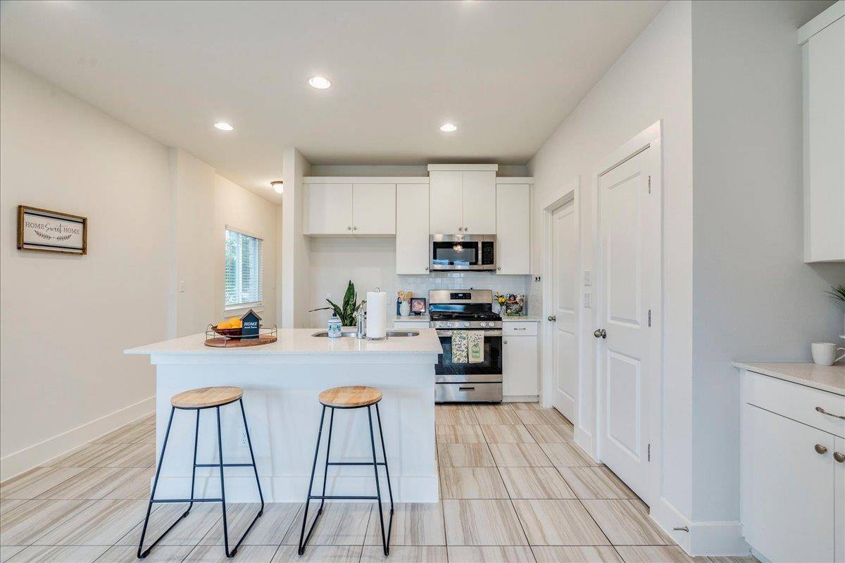 418 White Steppe WAY, Georgetown, TX 78626