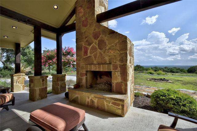 633 Trails End RD, Johnson City, TX 78636