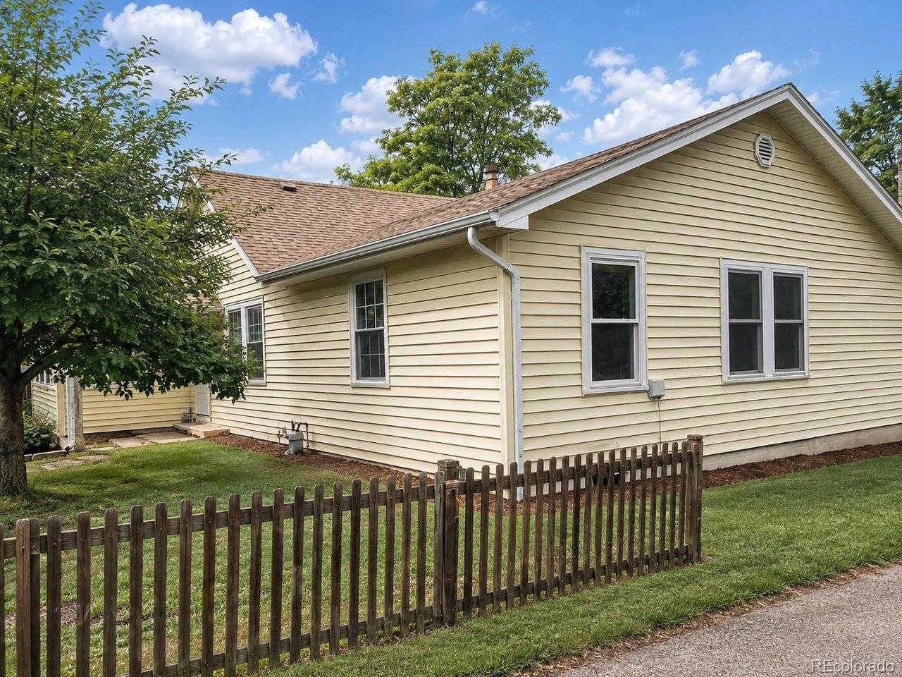 561 W Tufts, Englewood, CO 80110
