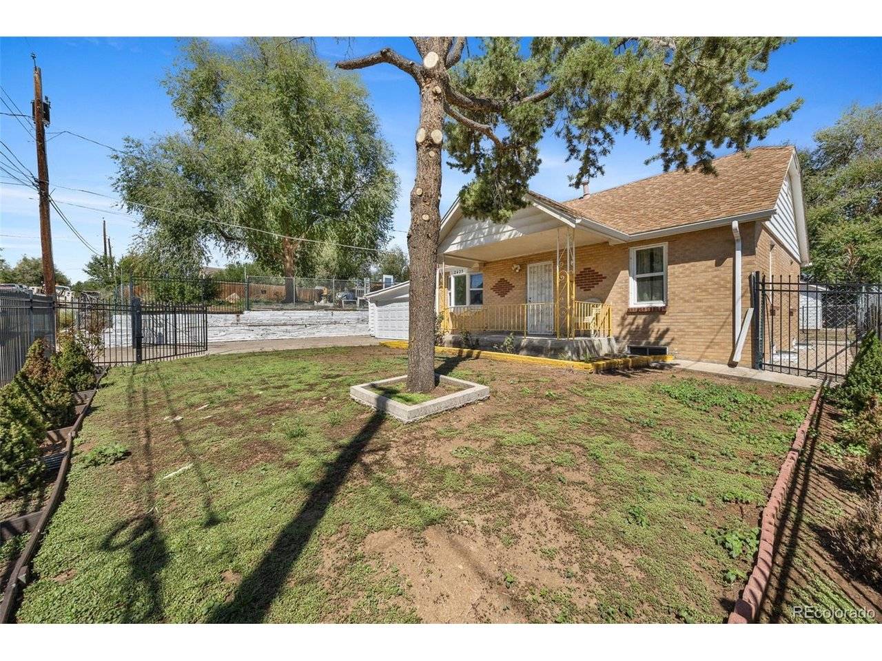 2425 W College, Denver, CO 80219