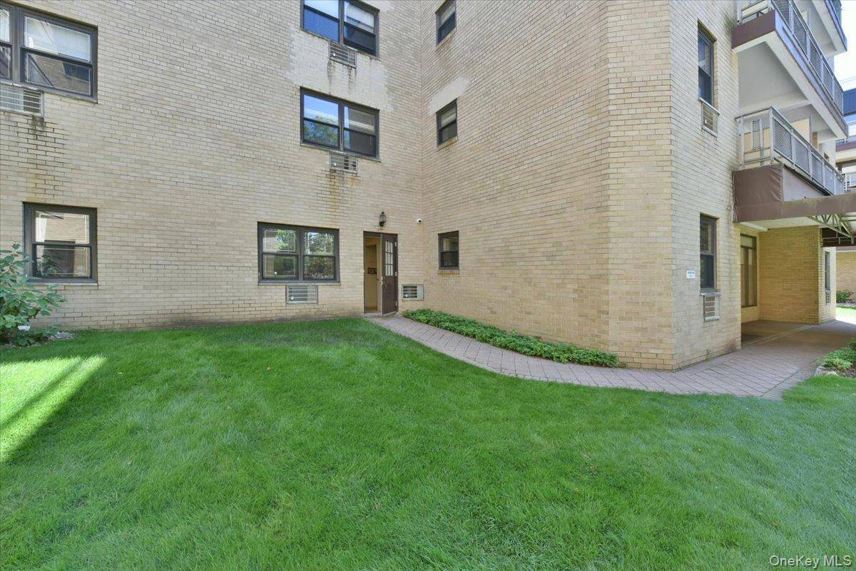 40 STONER AVE #01, Great Neck, NY 11021