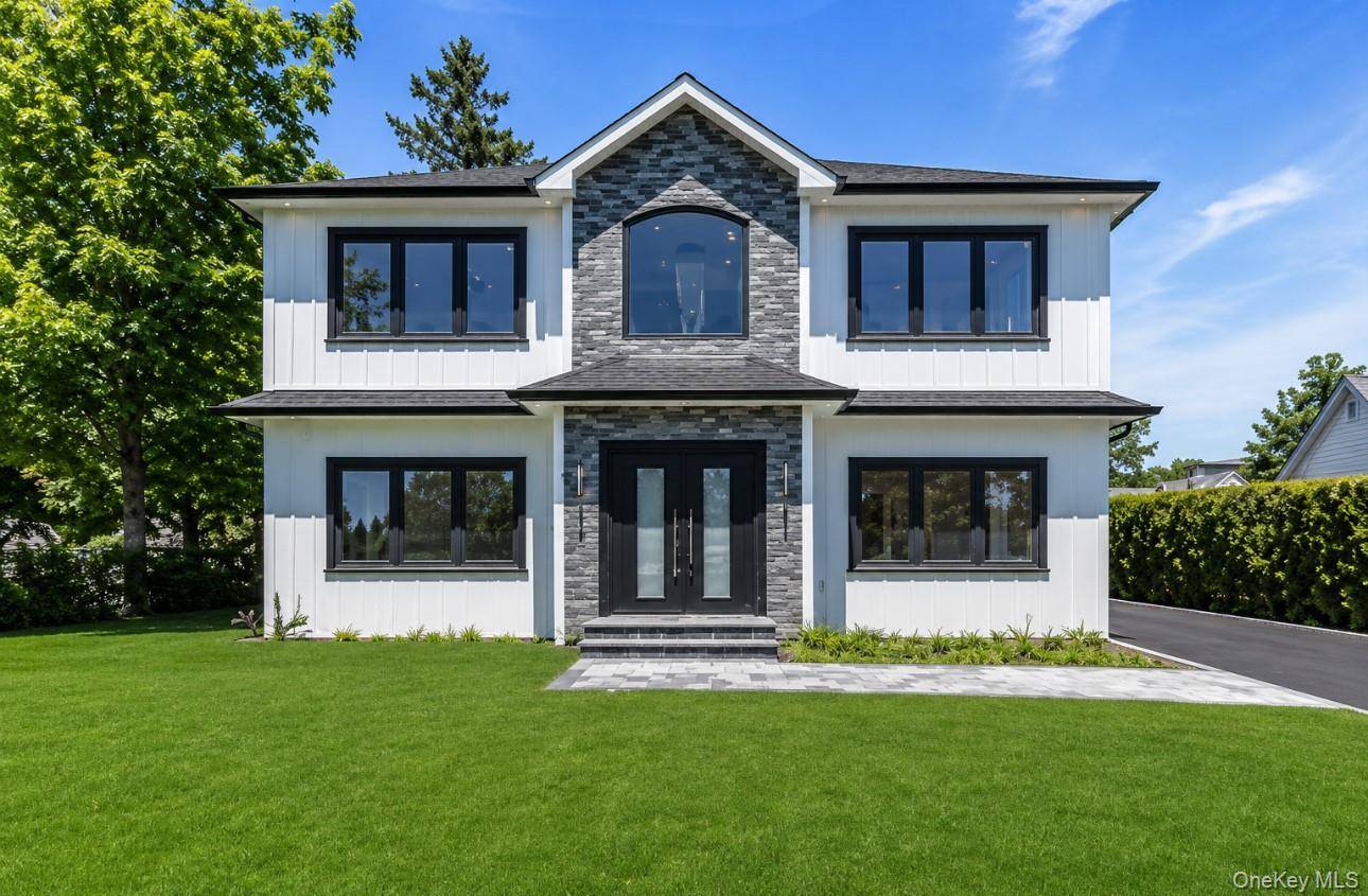 118 W Cherry ST, Hicksville, NY 11801