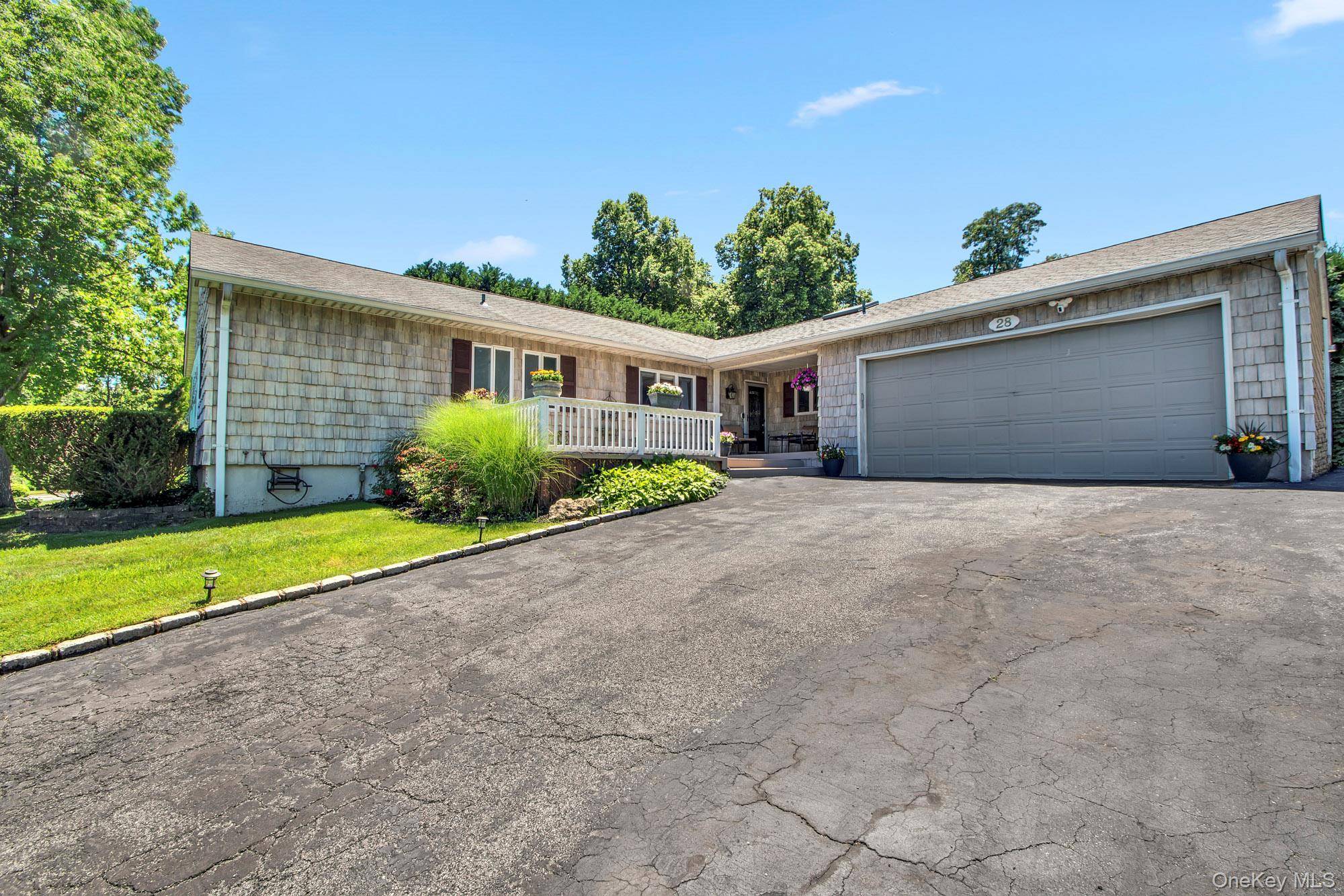 28 View RD, East Setauket, NY 11733